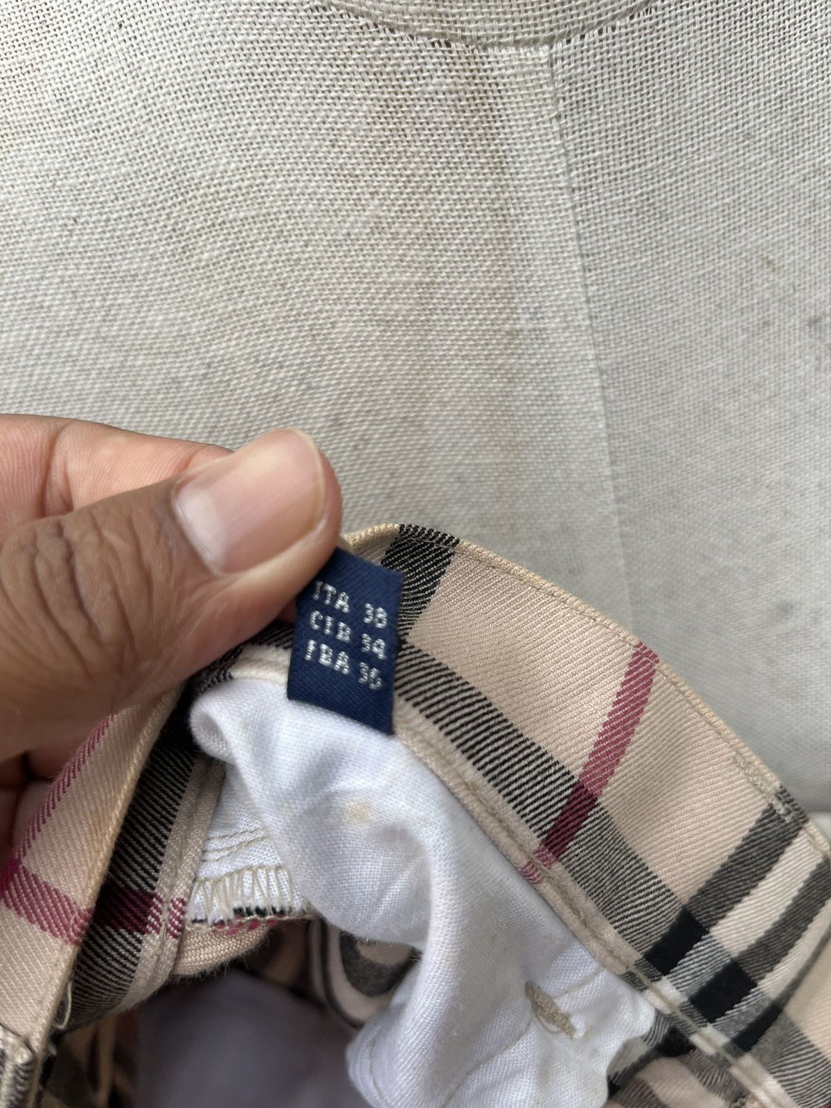 Burberry × Vintage Vintage Nova check mini skirt Size 28" / US 6 / IT 42 - 7 Thumbnail