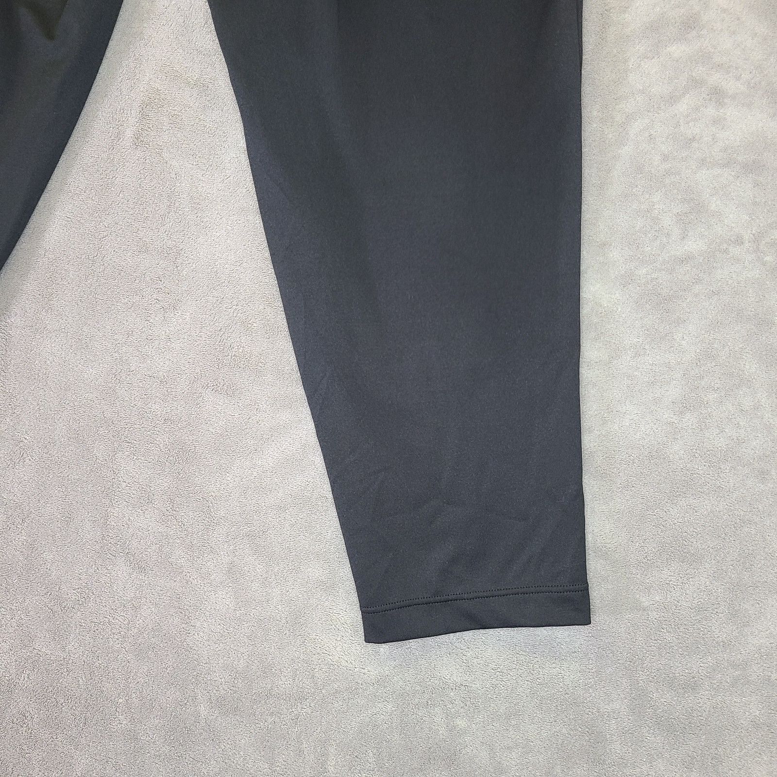 Nike Nike Women's Large Black Capri w/ White Trim - 32"W 22"L Size 32" / US 10 / IT 46 - 10 Thumbnail