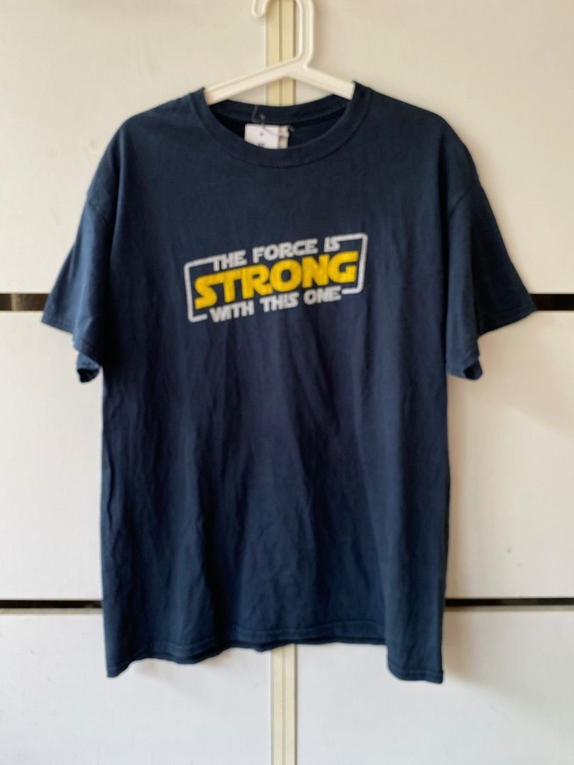 Gildan THE FORCE IS STRONG WITH THIS ONE T SHIRT Size US L / EU 52-54 / 3 - 1 Thumbnail
