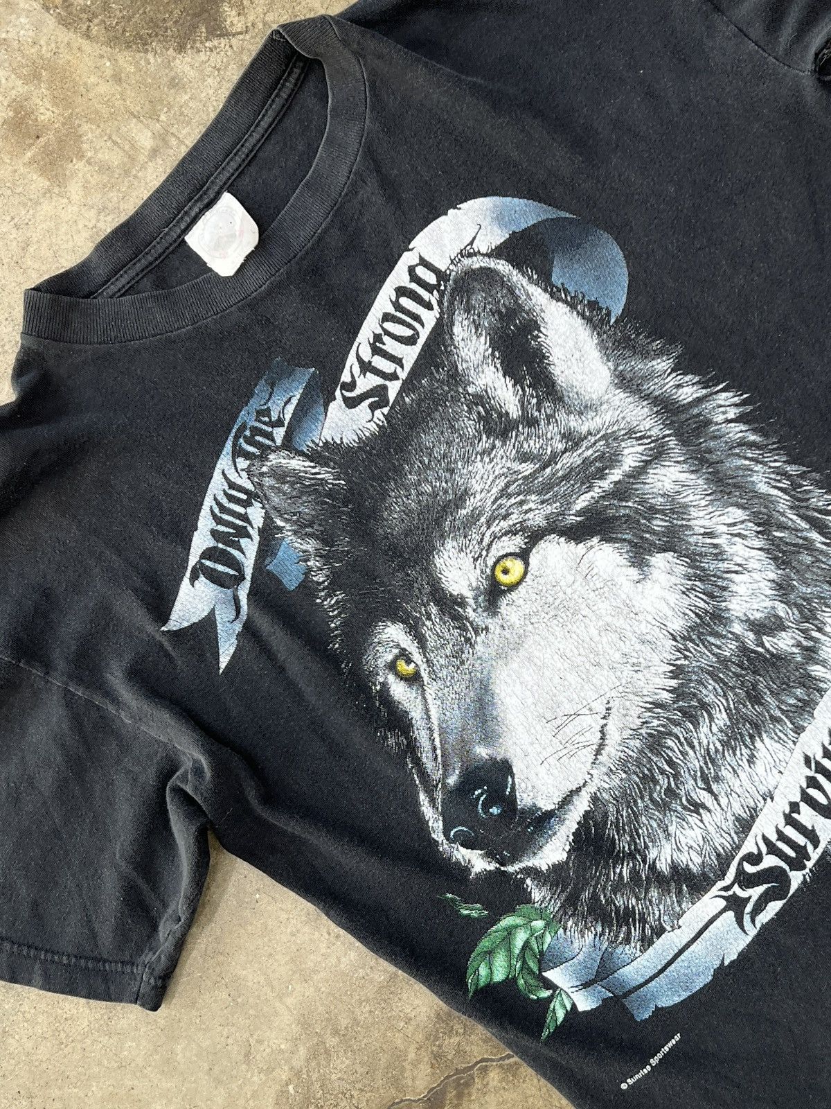Vintage Vintage Y2K 2000s Strong Survive Wolf Nature Tee Large Size US L / EU 52-54 / 3 - 1 Thumbnail