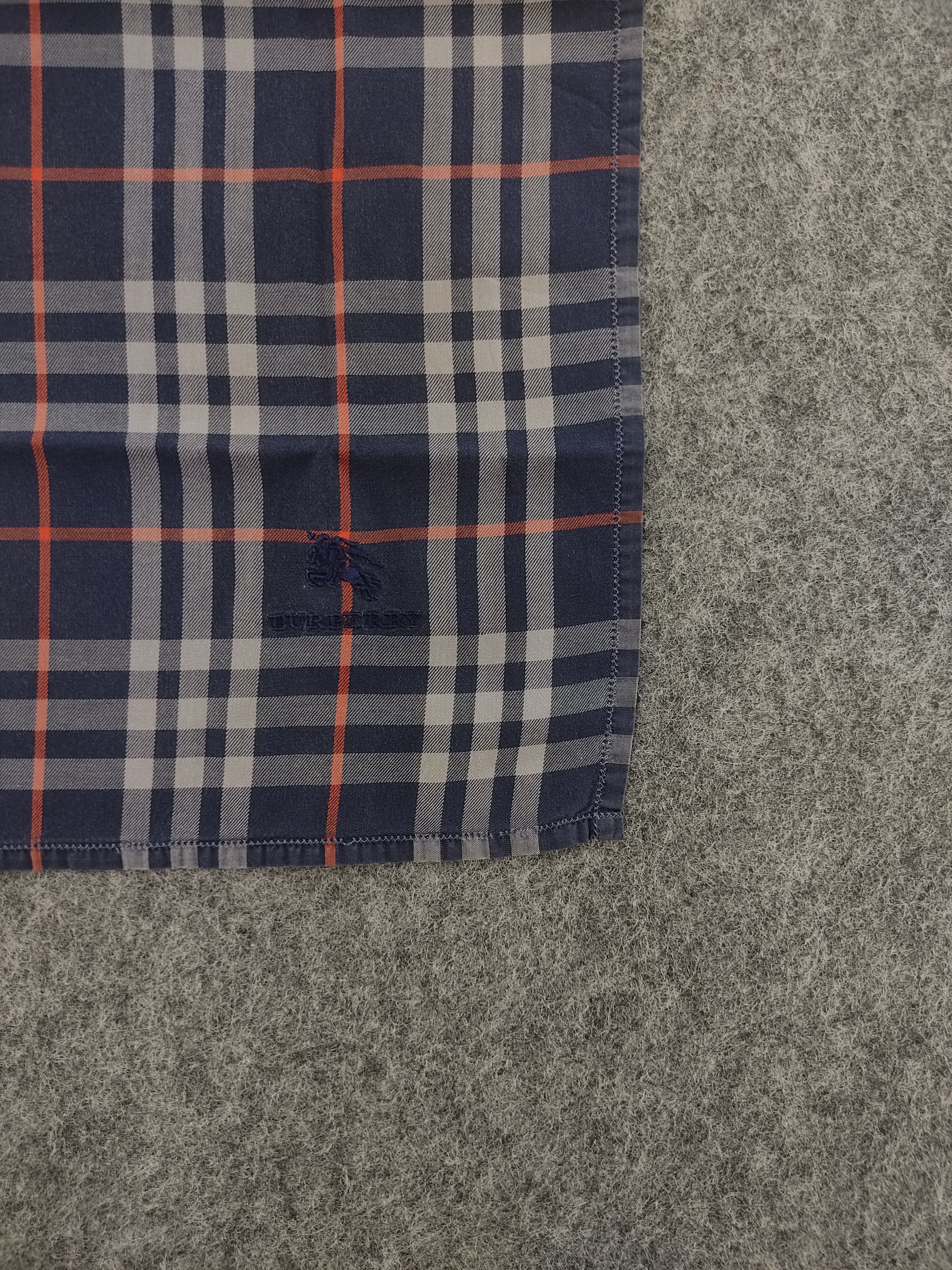 Burberry Vintage Burberry Handkerchief Neckerchief Bandana H034D Size ONE SIZE - 3 Thumbnail