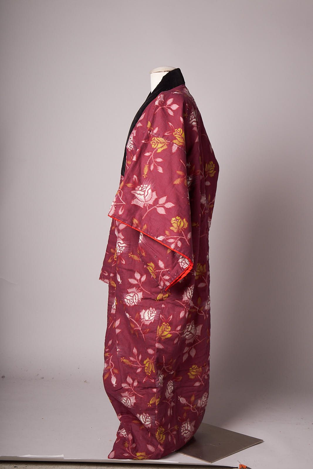 Vintage 1960s Japanese Winter Kimono Jacket Velvet Trim Size ONE SIZE - 3 Thumbnail