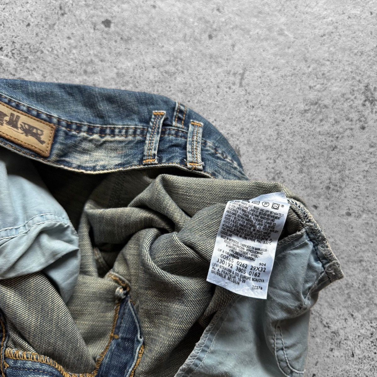 Levi's Vintage Clothing Levis Wmns Vintage Y2K Blue Denim Flap Pocket Wide Leg Jeans Size 30" / US 8 / IT 44 - 5 Thumbnail