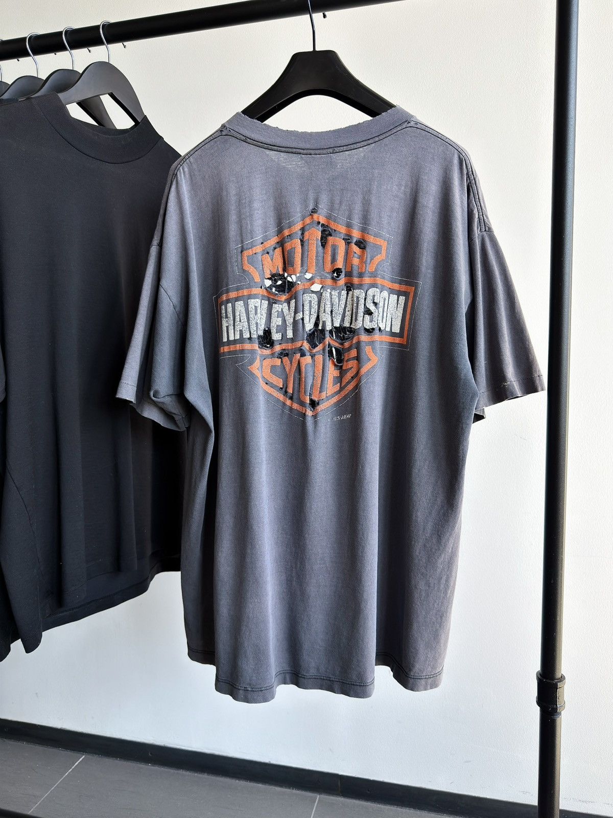 Harley Davidson Vintage 90s Thrashed HARLEY Faded Distressed Erd Band Tee Size US XL / EU 56 / 4 - 1 Thumbnail