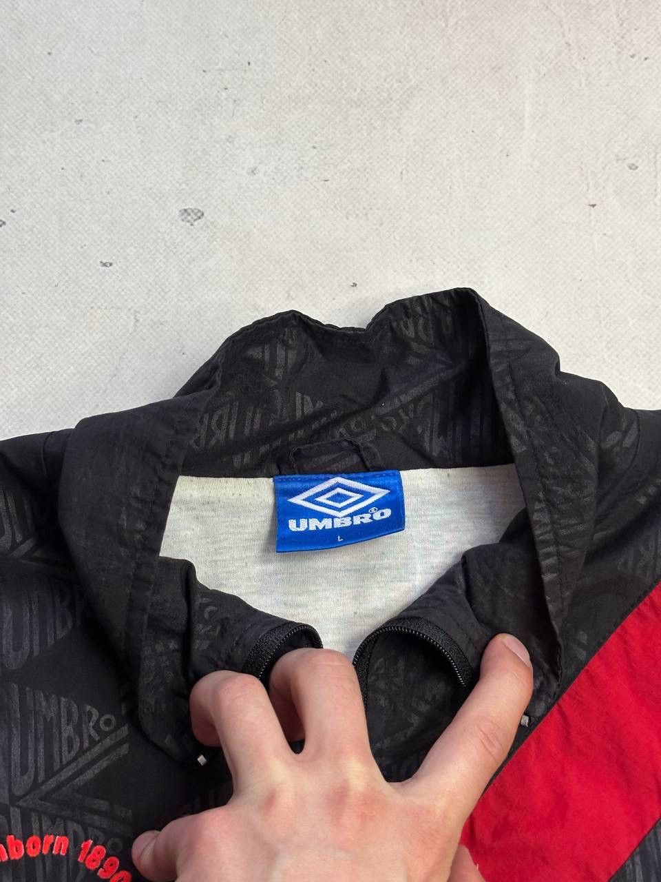 Umbro Vintage Umbro Track Jacket SV Hamborn 1890 Black Red L 90s Size US L / EU 52-54 / 3 - 9 Thumbnail