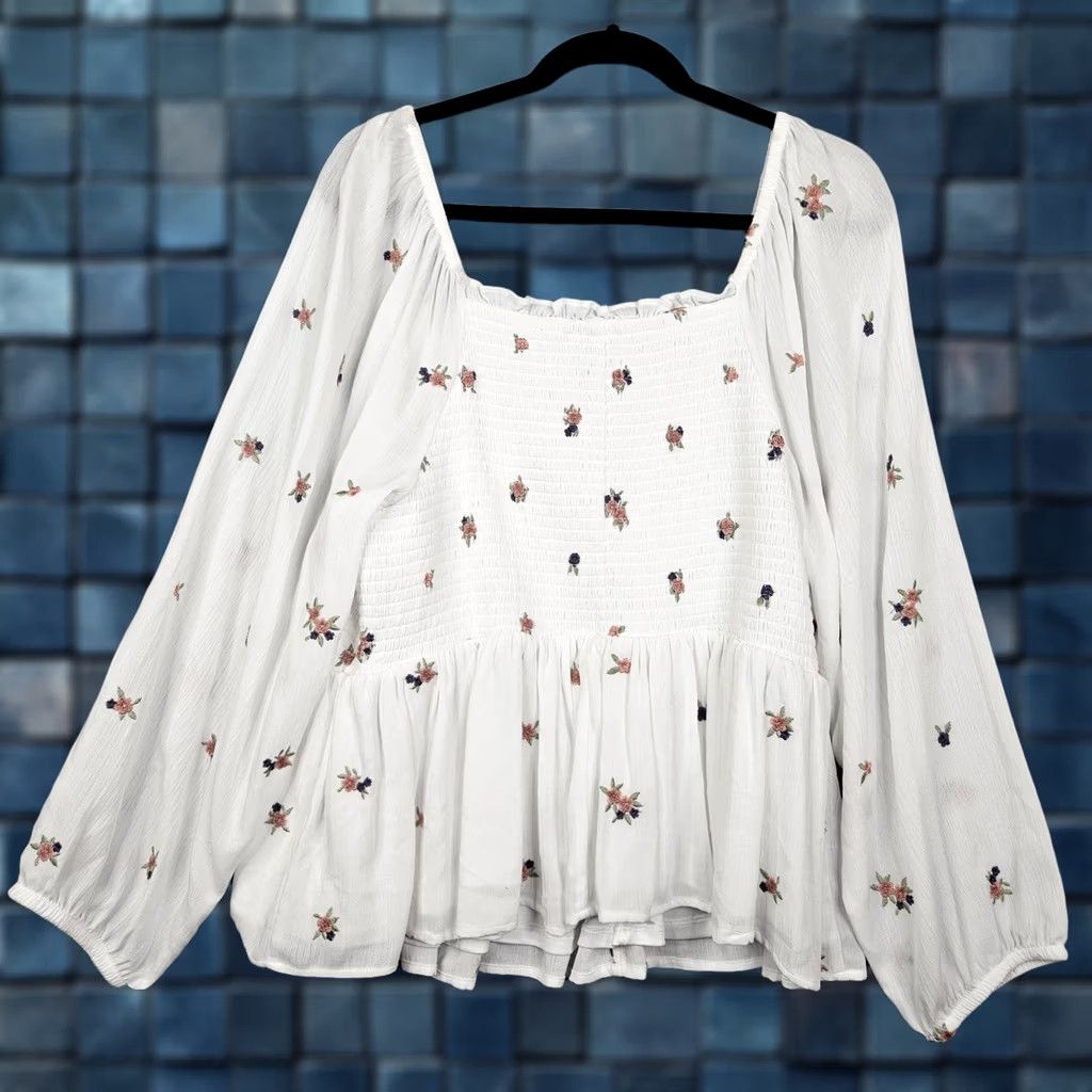 Torrid Torrid Blouse Shirt Cropped Short Sleeve White Plus Size 3 Ruffle Embroidered Smocked Casual Women's Top Size XS / US 0-2 / IT 36-38 - 1 Thumbnail