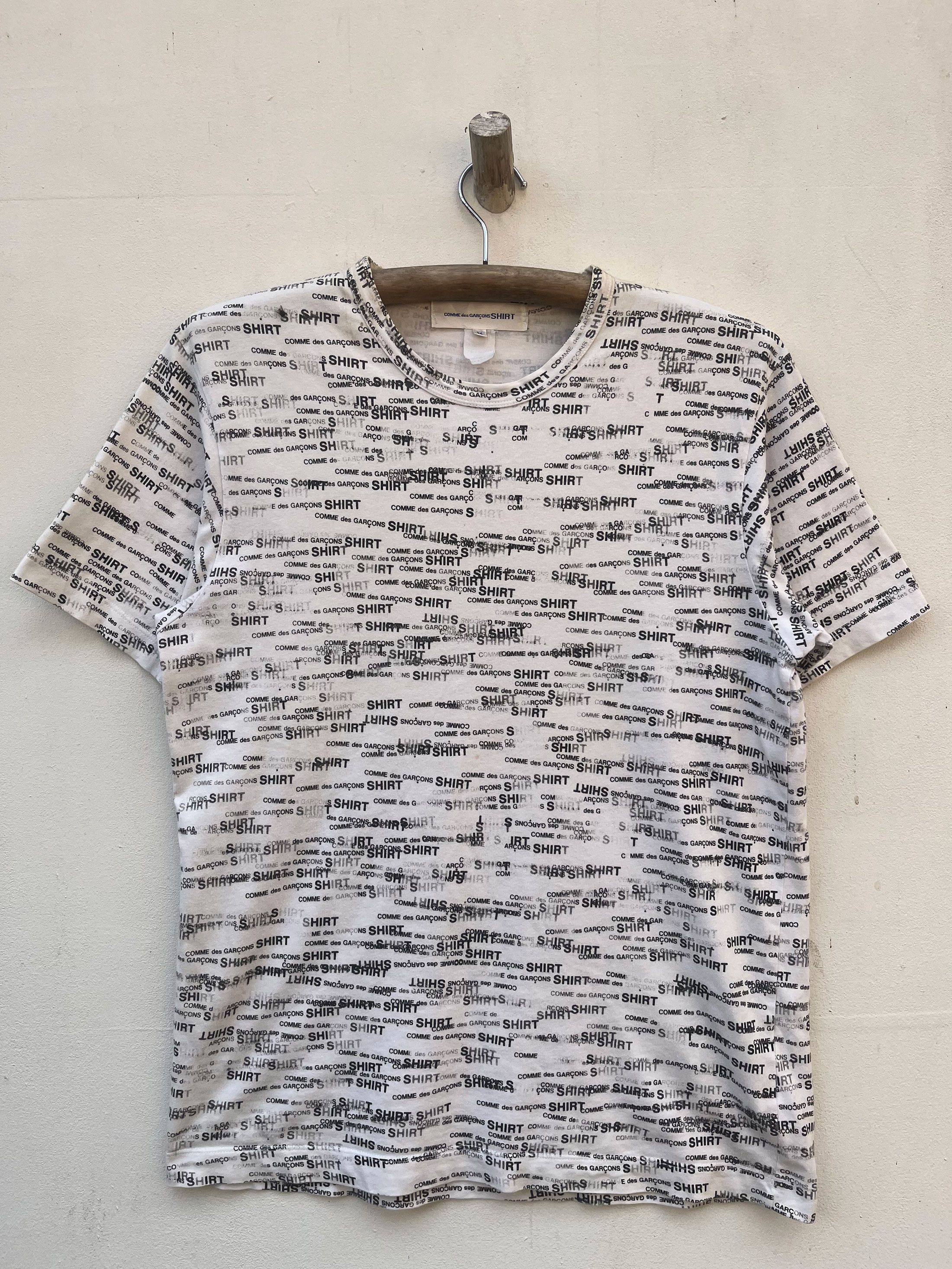 Comme des Garcons Comme des Garcons Japan Shirt Full Print Spell Out Size US M / EU 48-50 / 2 - 1 Thumbnail