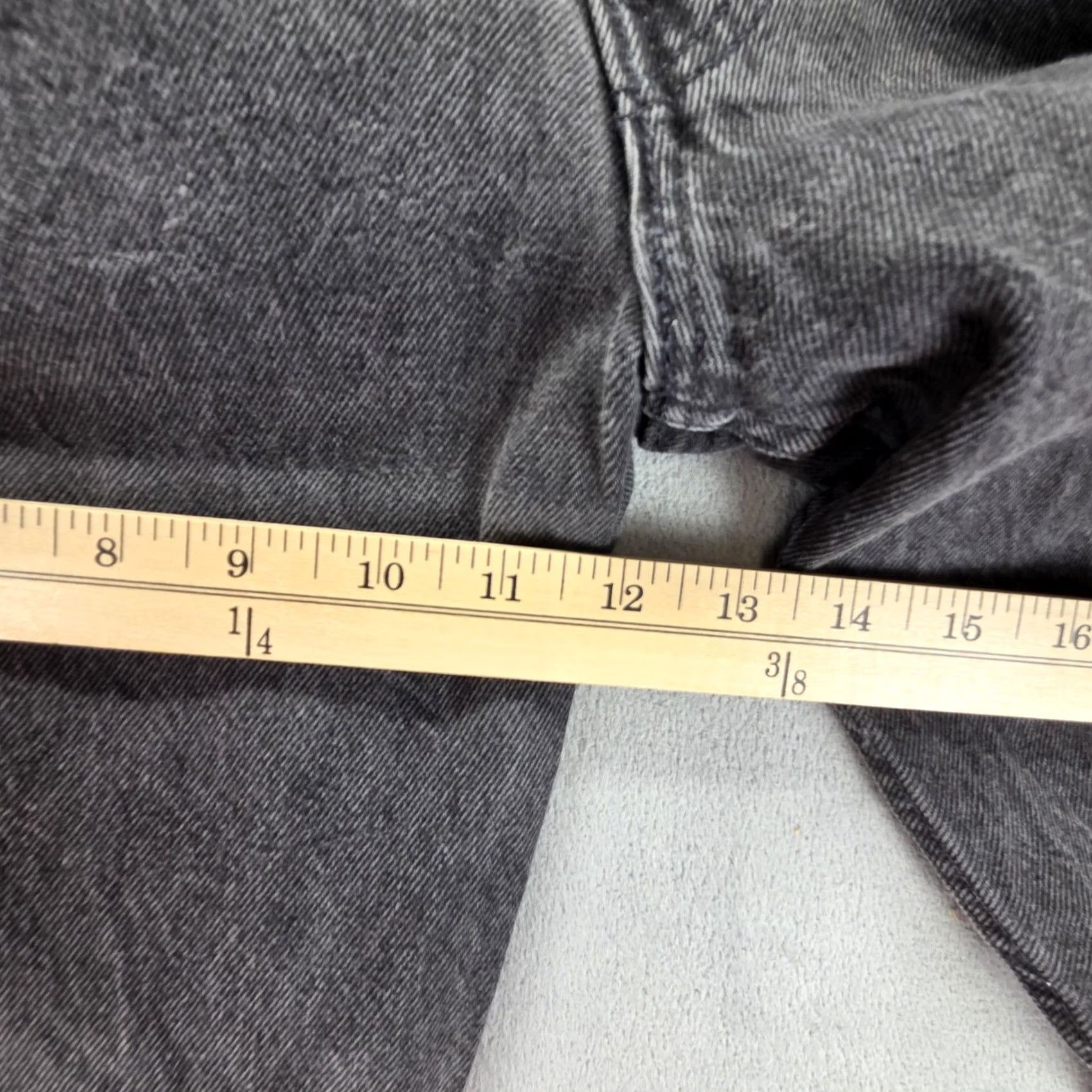 Levi's VINTAGE Levi's 501 Jeans Mens Black Regular Straight 36x31 Denim Charcoal Wash Distressed Pockets Logo USA USA Mens 501 Straight Jeans Black 36x31 Size US 36 / EU 52 - 6 Thumbnail
