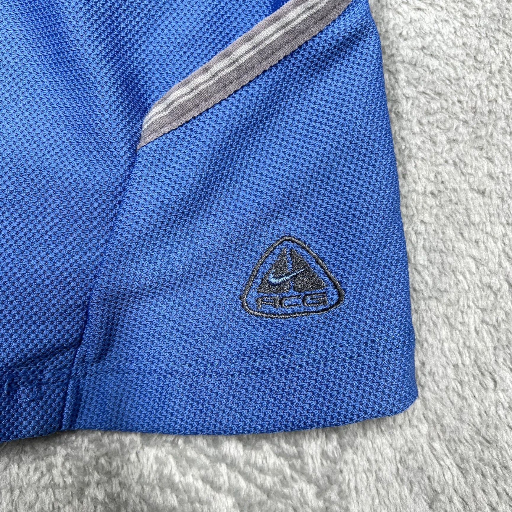 Nike VINTAGE Nike ACG Ladies Large Racerback Tank Top Side Pocket Shelf Bra Stretch Blue Shirt Womens Size L / US 10 / IT 46 - 2 Thumbnail