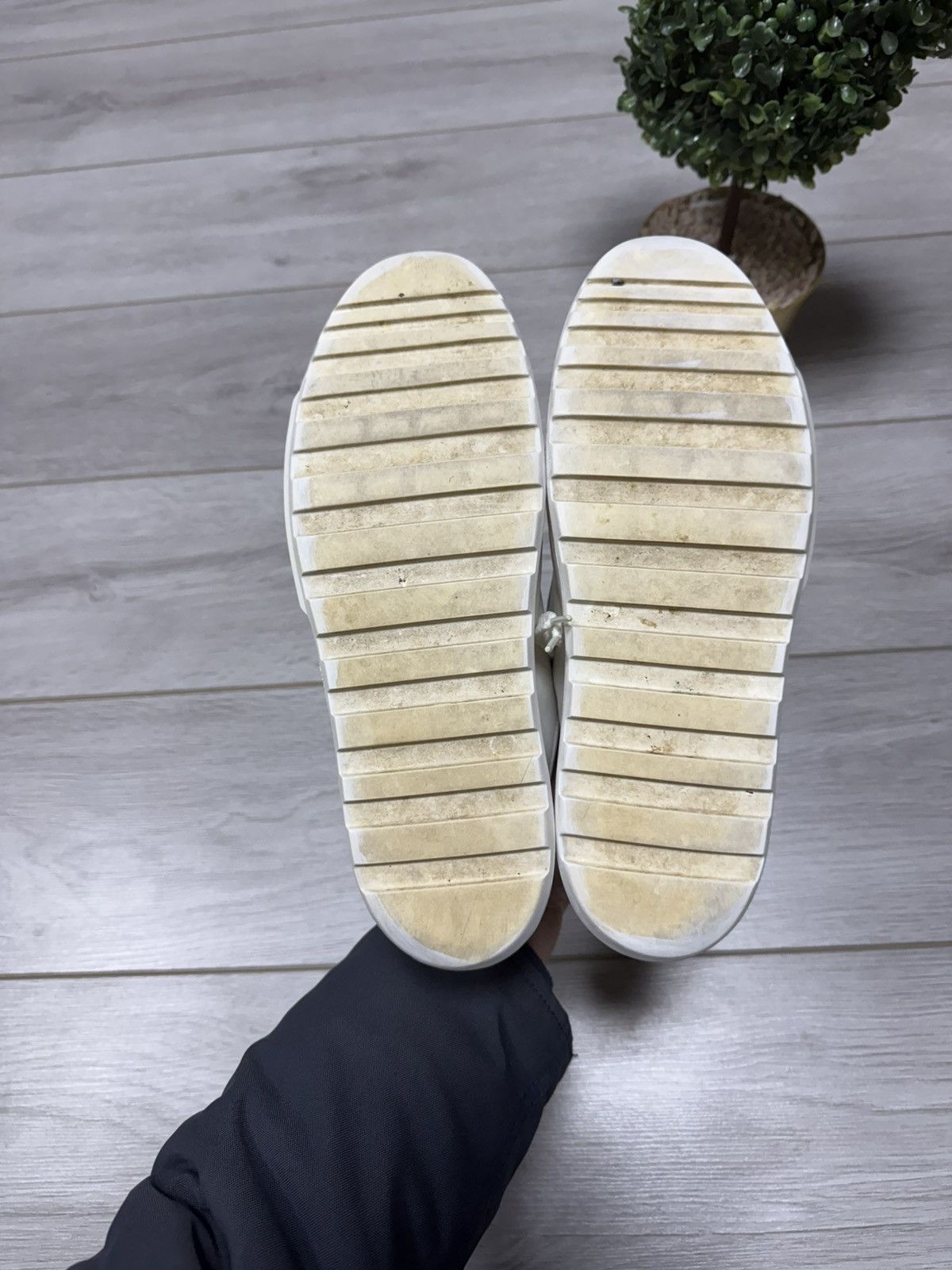 Moncler Moncler leather sneakers shoes big M logo Size US 8 / EU 41 - 7 Thumbnail