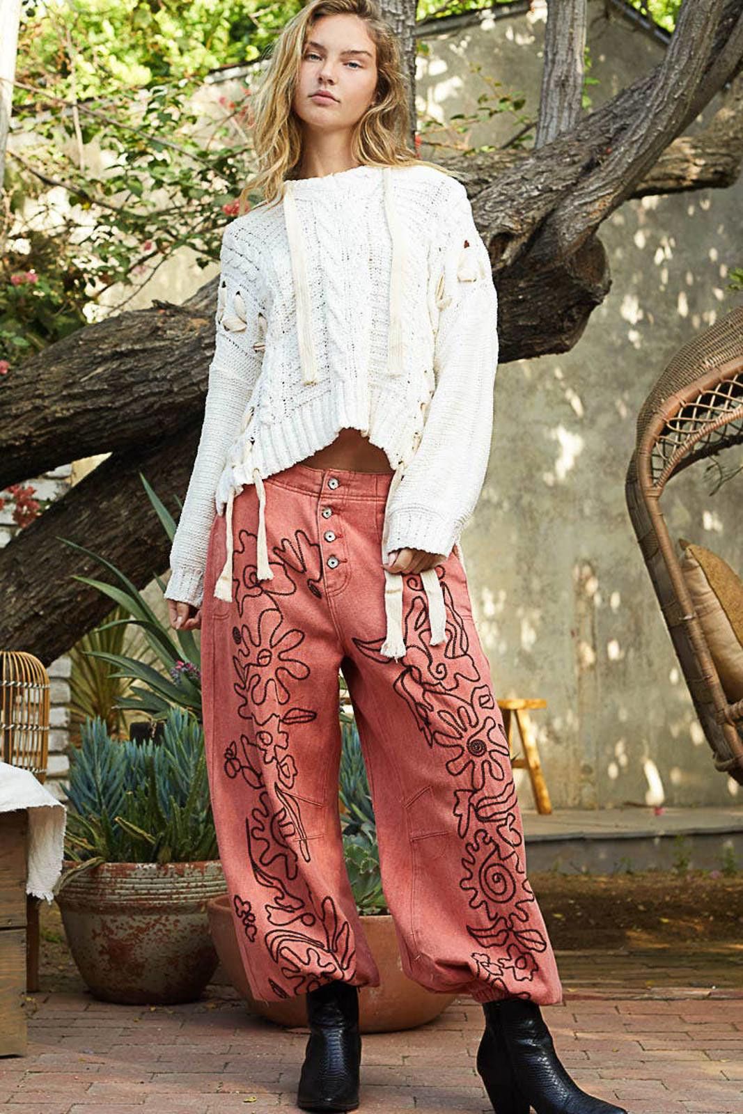 Other Floral Embroidered Pattern Solid Twill Jogger Pants by POL Size 28" / US 6 / IT 42 - 12 Thumbnail