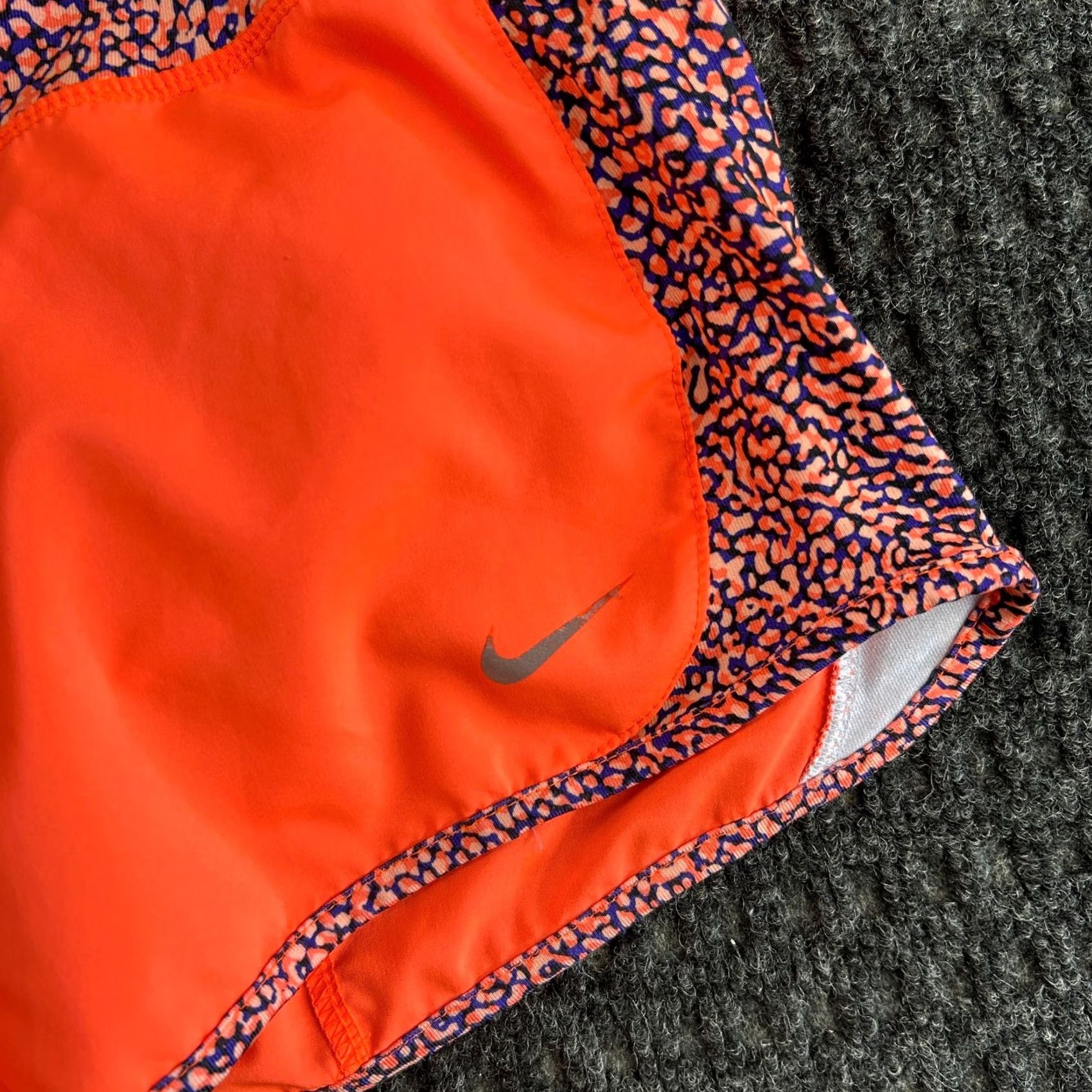 Nike Nike Womens Running Shorts Dri Fit M Orange Leopard Print Built in Brief REMOVED Size 32" / US 10 / IT 46 - 2 Thumbnail