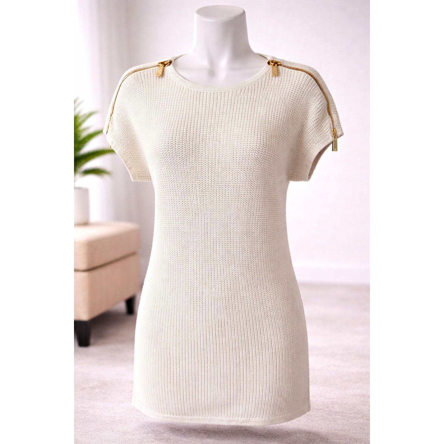 Michael Kors Michael Kors Ivory Knit Sweater Top Gold Zip Shoulders Sz LG Size L / US 10 / IT 46 - 1 Thumbnail