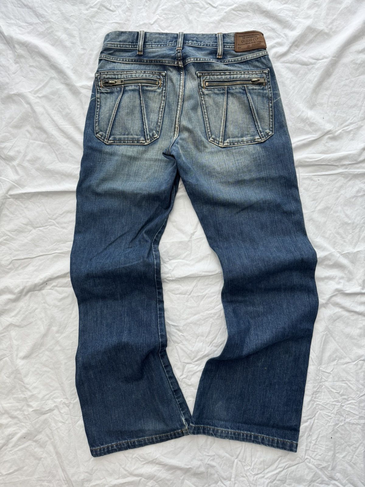Vintage Vintage ERD Style Low Waisted Flair Guess Dark Wash Jeans Size US 30 / EU 46 - 5 Thumbnail