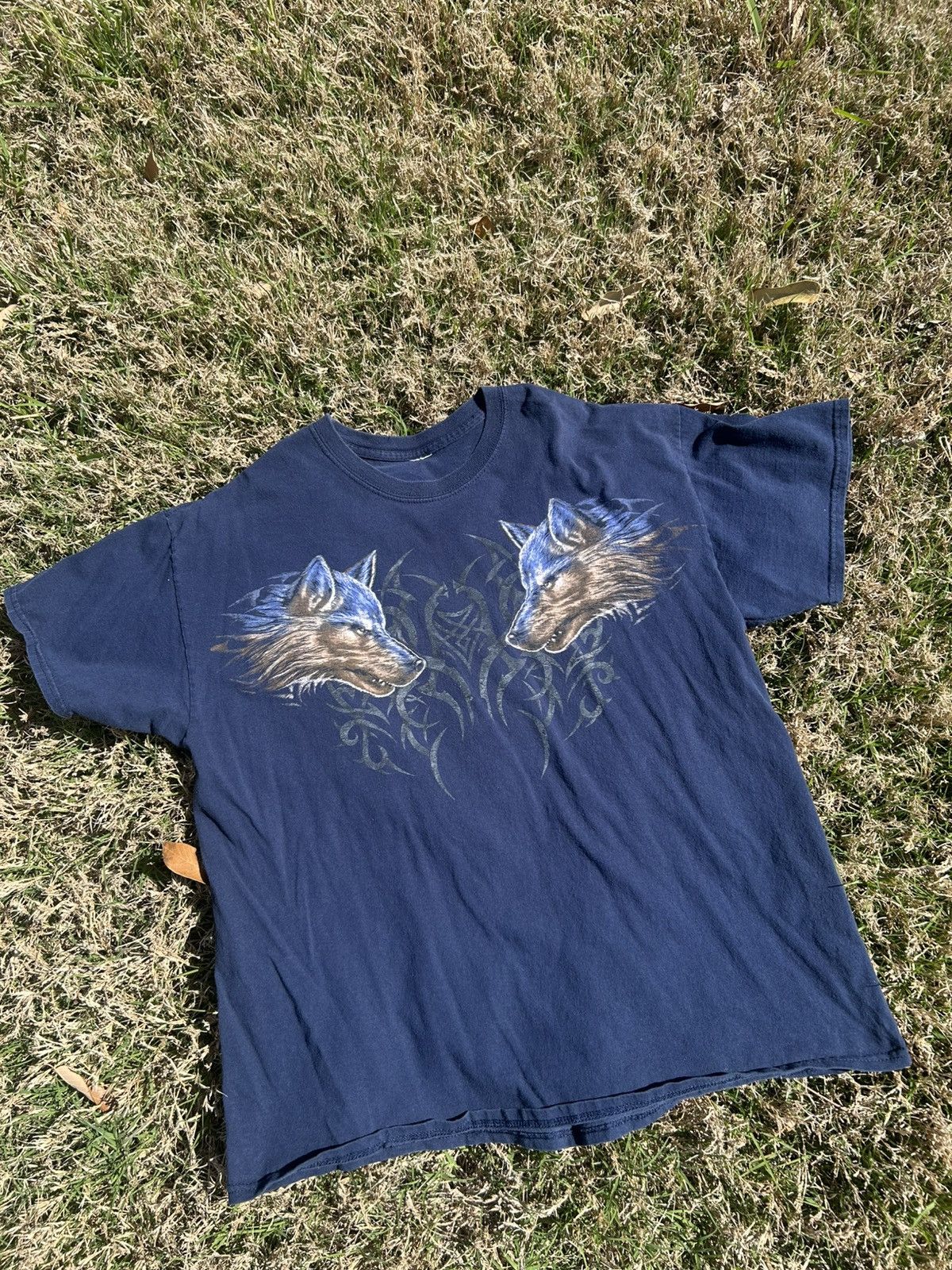 Vintage Vintage Navy Blue Wolf T Shirt Skater Tribal Y2K Size US L / EU 52-54 / 3 - 1 Thumbnail