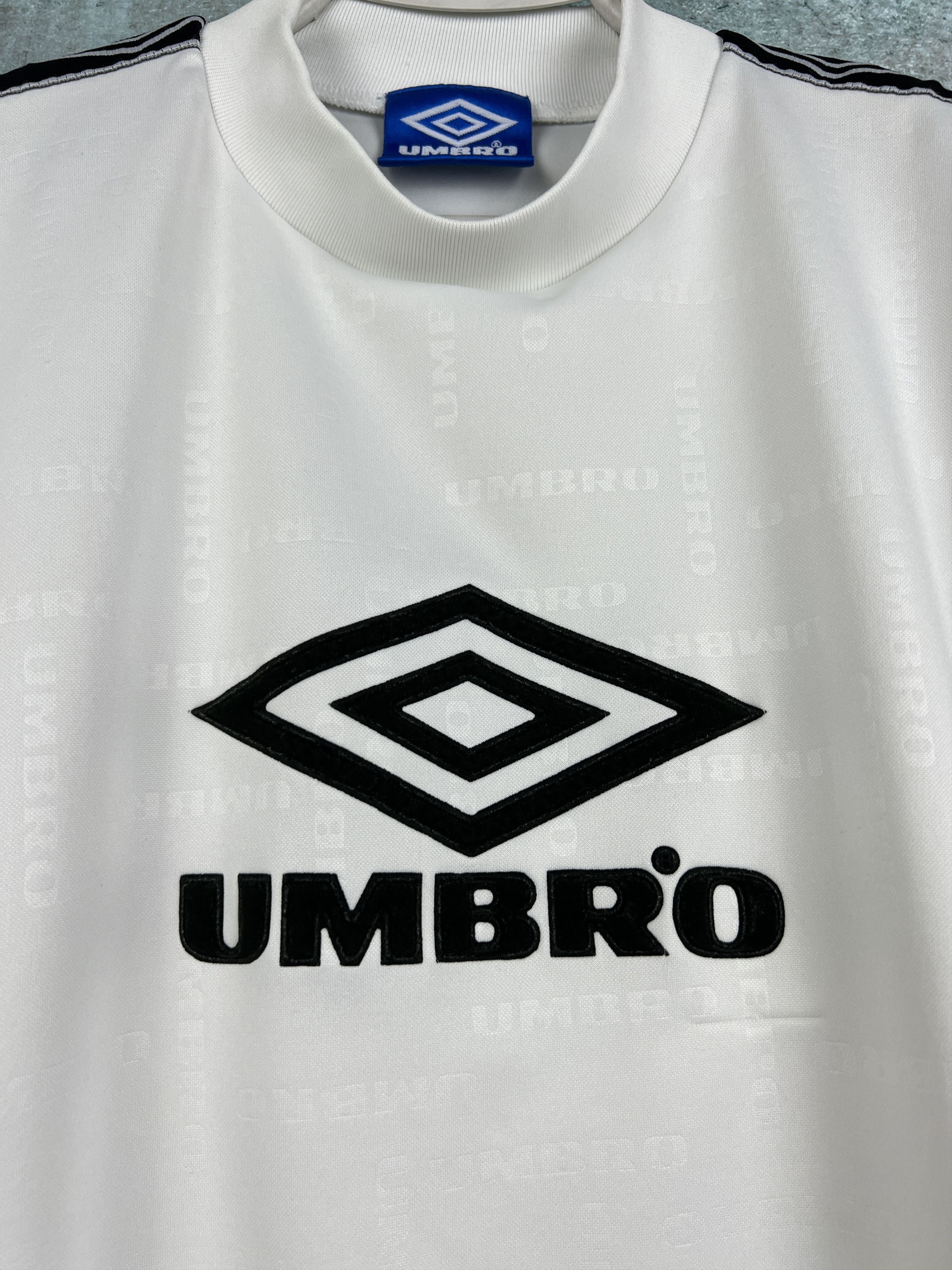 Umbro Nottingham Forest Football Template Shirt Soccer Jersey Size US M / EU 48-50 / 2 - 3 Thumbnail