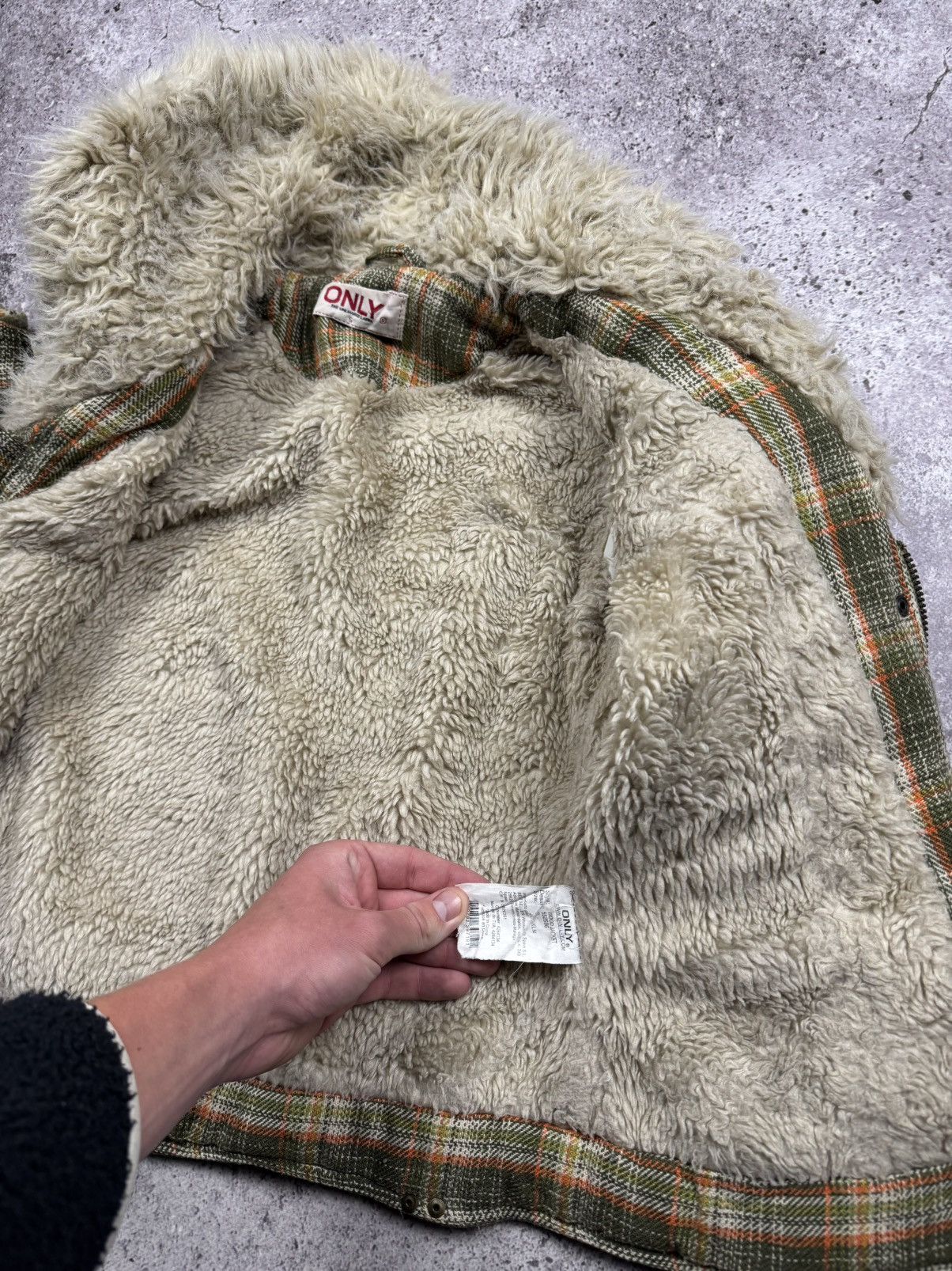 Japanese Brand VINTAGE FAUX FUR CROPPED BOMBER JACKET TARTAN JAPANESE STYLE Size S / US 4 / IT 40 - 7 Thumbnail