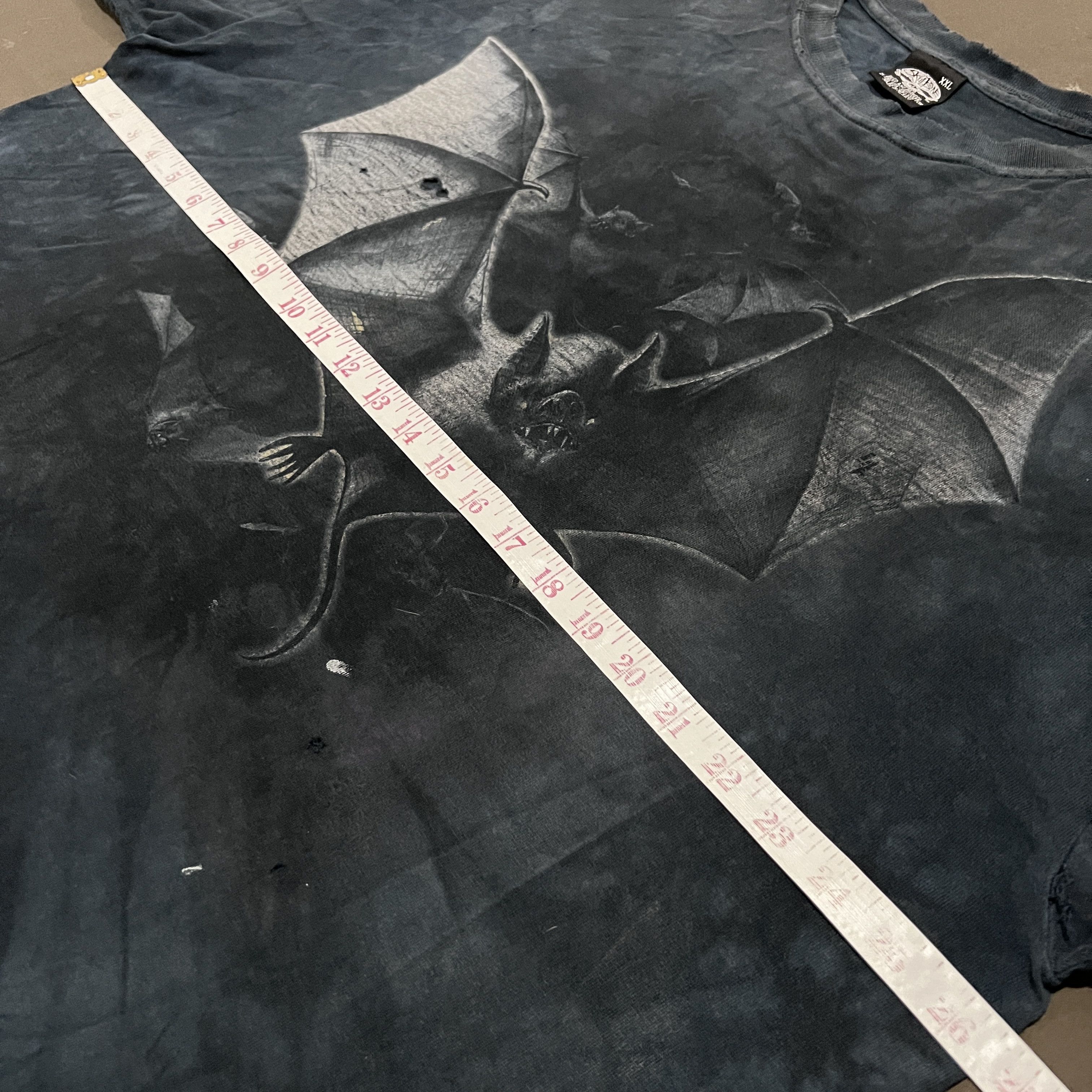 Vintage Vintage Y2K Skullbone Bat Tee Distressed Faded Thrashed 2XL Size US XXL / EU 58 / 5 - 16 Thumbnail