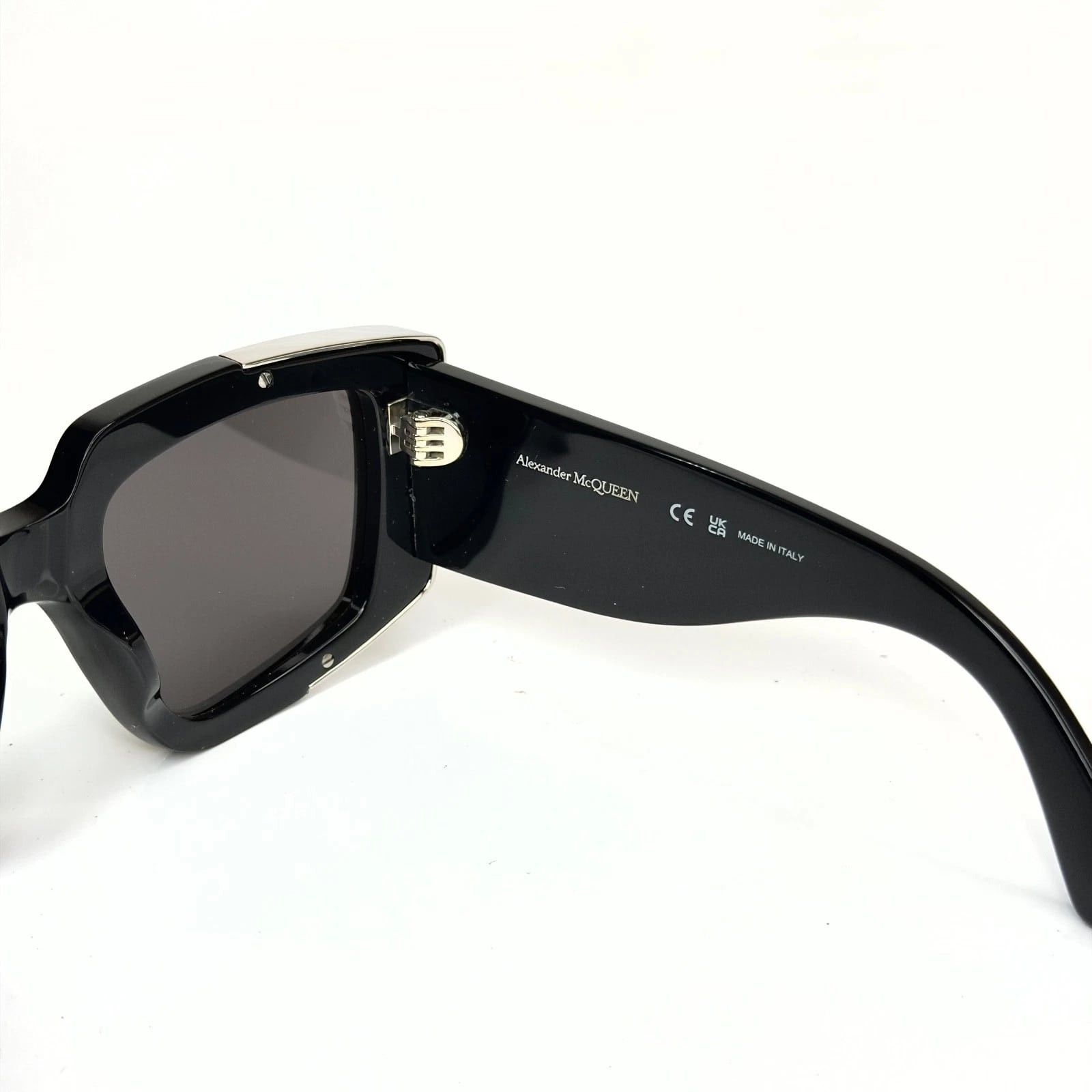 Alexander McQueen ALEXANDER MCQUEEN AM0446S 0446 Black Fashion Sunglass 001 Size ONE SIZE - 7 Thumbnail