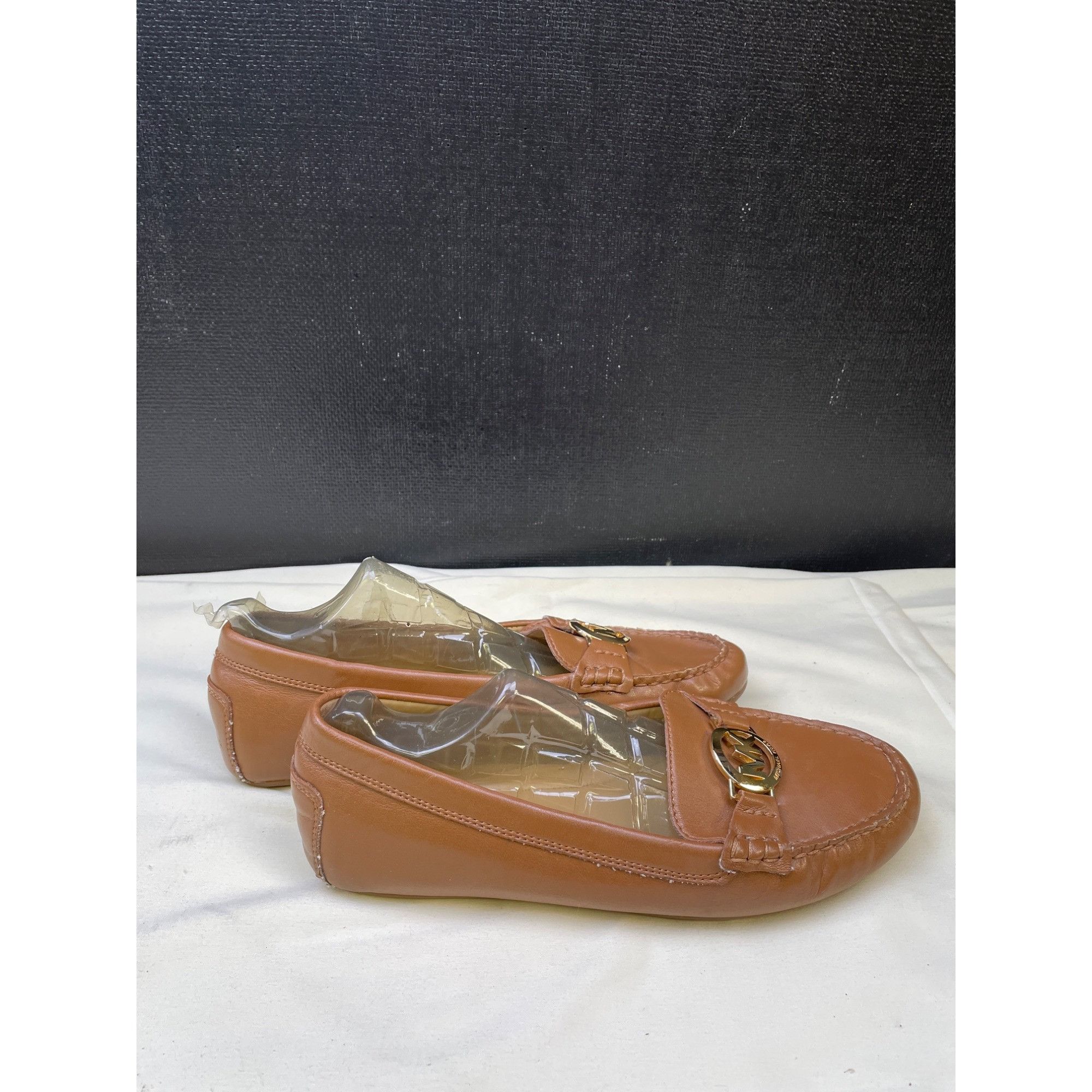 Michael Kors Michael Kors Womens Tan Loafers Shoes Slip on Size 7.5 SKU 6 Size US 7.5 / IT 37.5 - 5 Thumbnail
