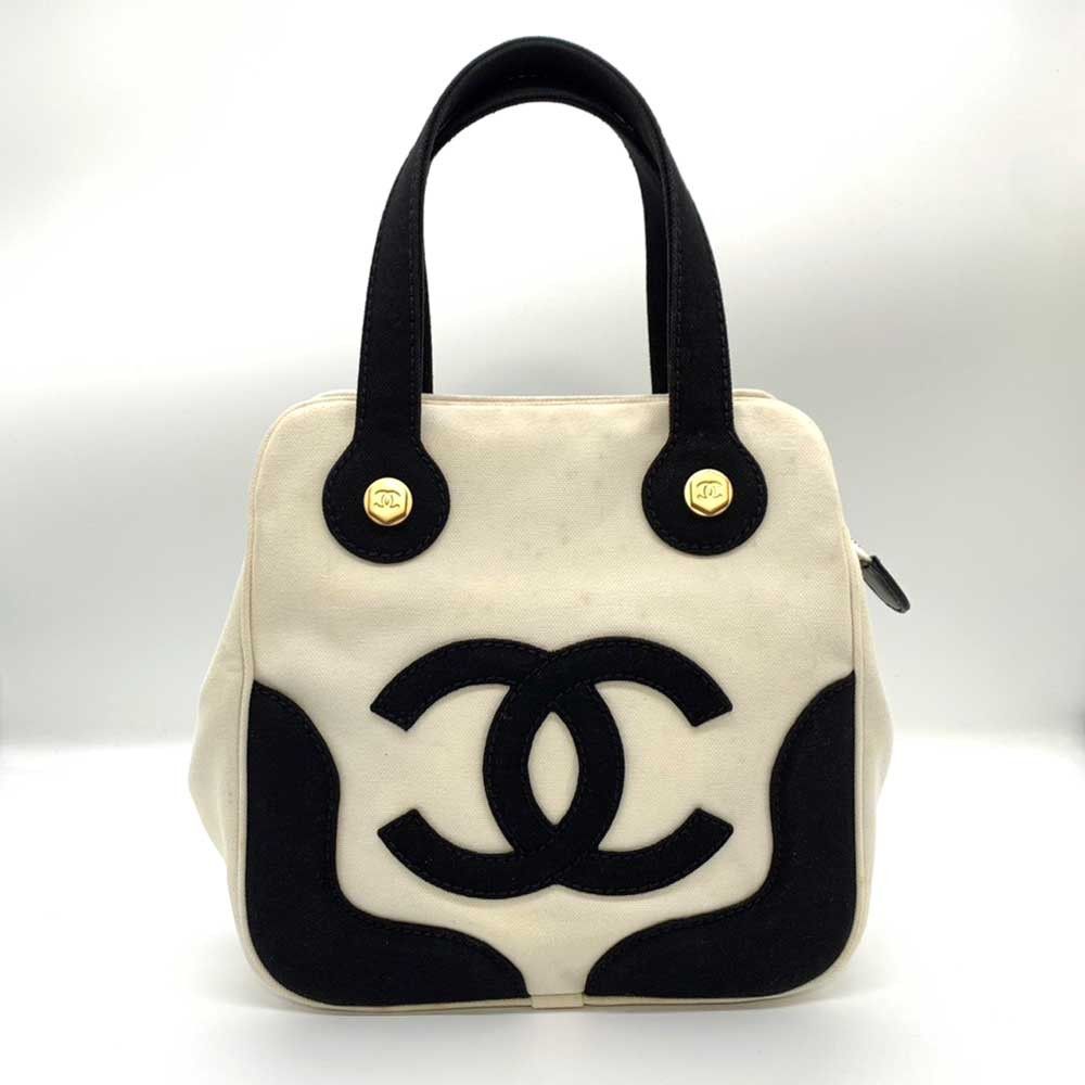Chanel Chanel Chanel Canvas Marshmallow Handbag Ivory Black Canvas Handbag 8番台 in Very Good Condition Size ONE SIZE - 1 Thumbnail