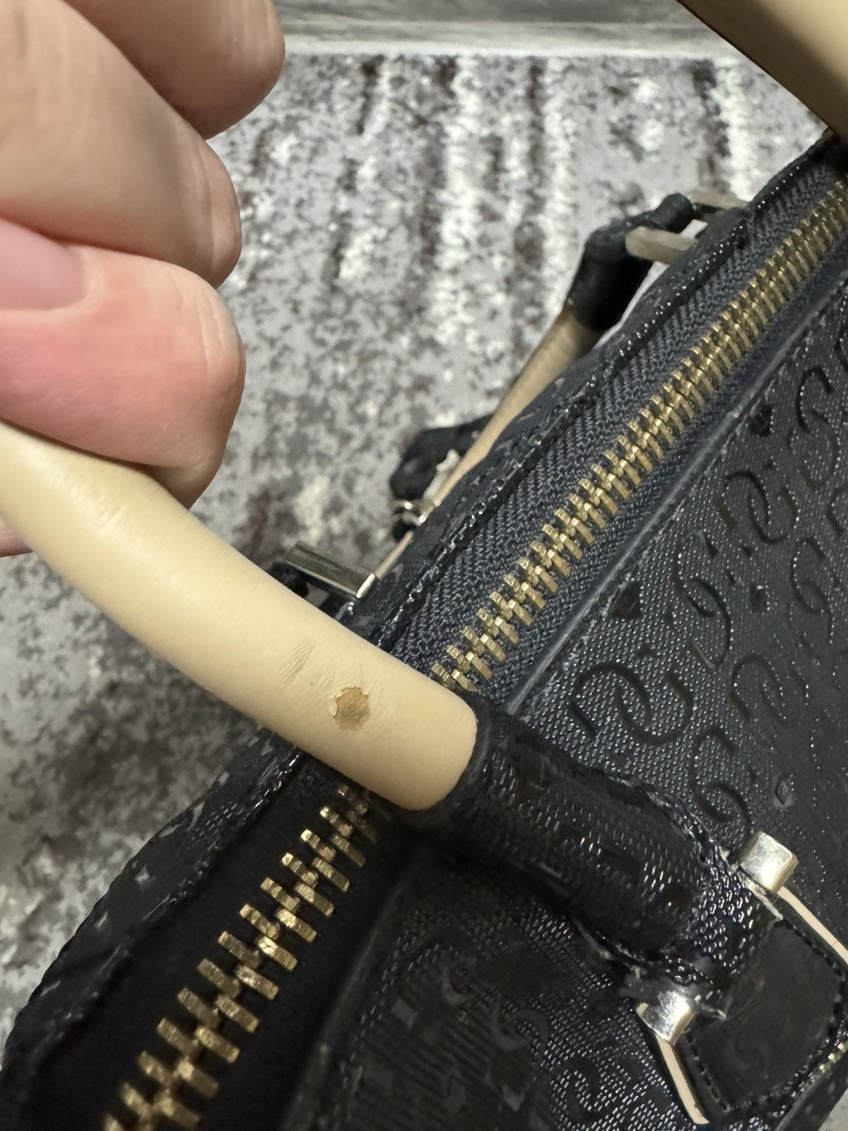 Guess × Vintage Elegant Guess Handbag – Timeless Black & Gold Design Size ONE SIZE - 5 Thumbnail