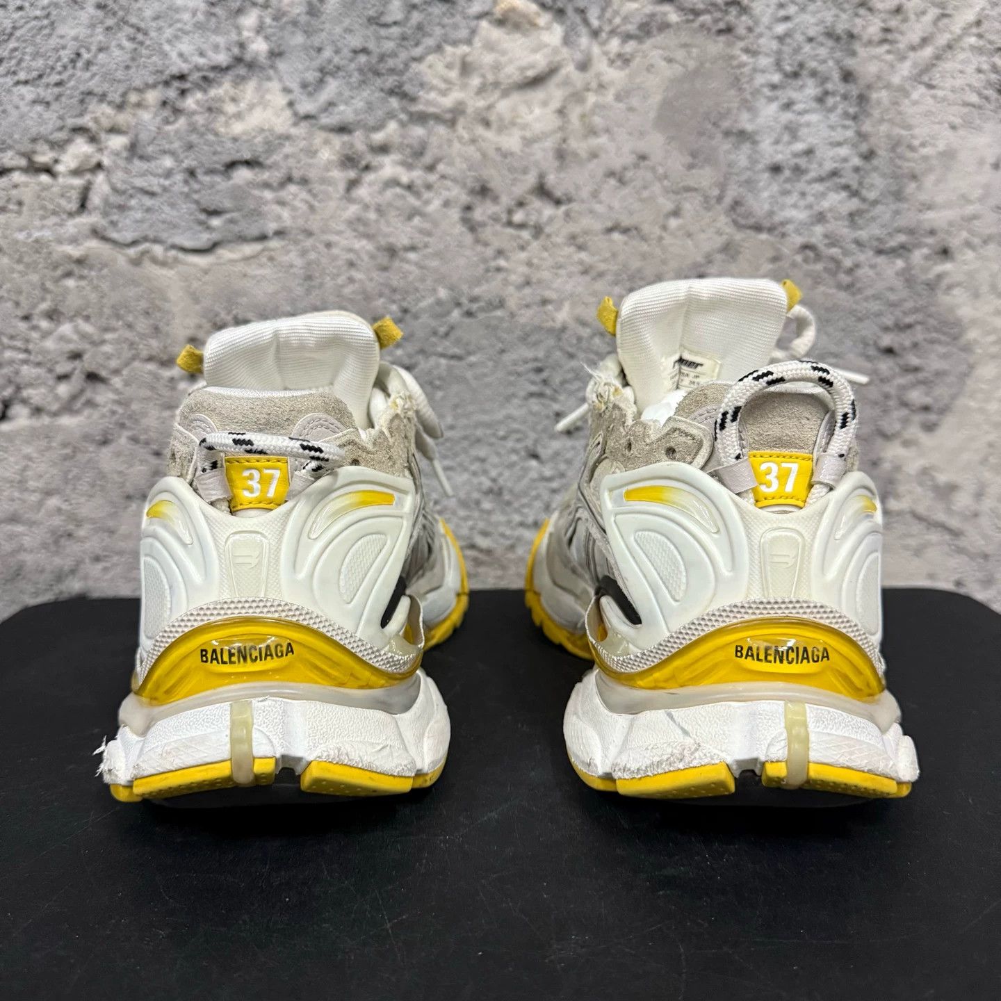 Balenciaga Balenciaga Runner Dad Shoe 37 Women's Size US 7 / IT 37 - 3 Thumbnail