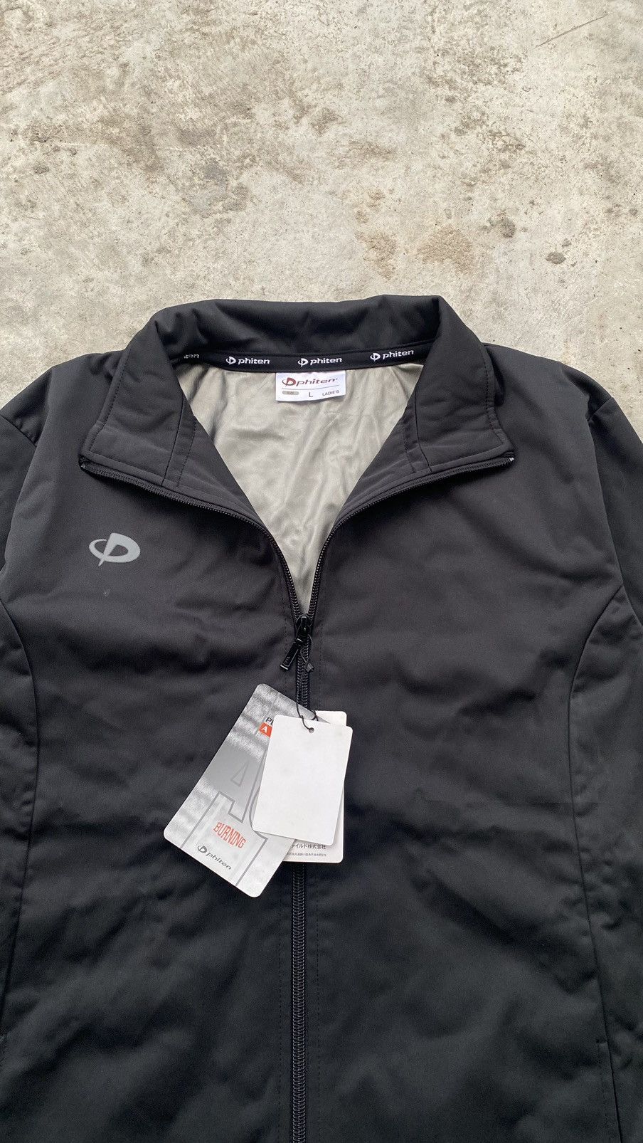 Goretex × Japanese Brand Phiten Ladies Waterproof Windbreaker Hiking Jacket Size L / US 10 / IT 46 - 5 Thumbnail