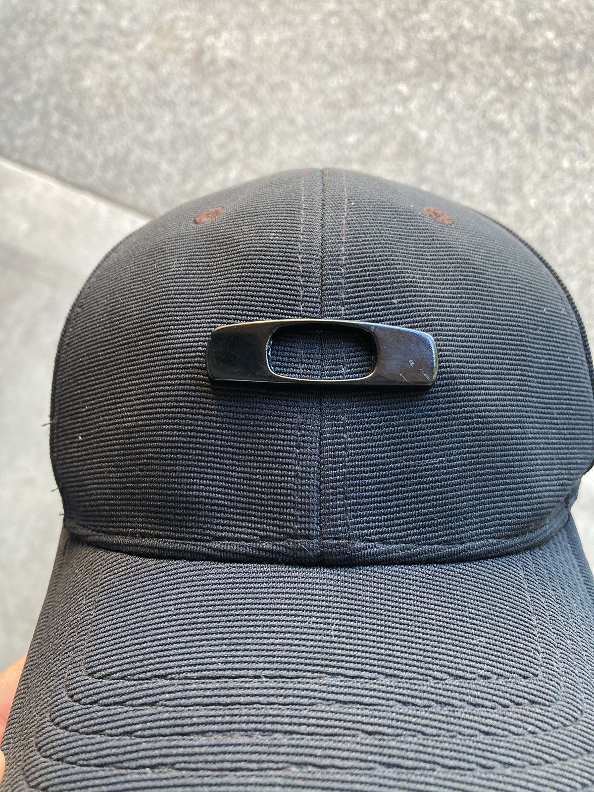Oakley Black Y2K Oakley Hat Size ONE SIZE - 2 Thumbnail