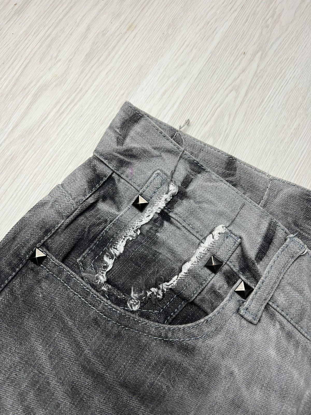 If Six Was Nine × Le Grande Bleu (L.G.B.) × Tornado Mart Semantic Design Spike Studded Mudwash Flared Denim Size US 31 - 5 Thumbnail