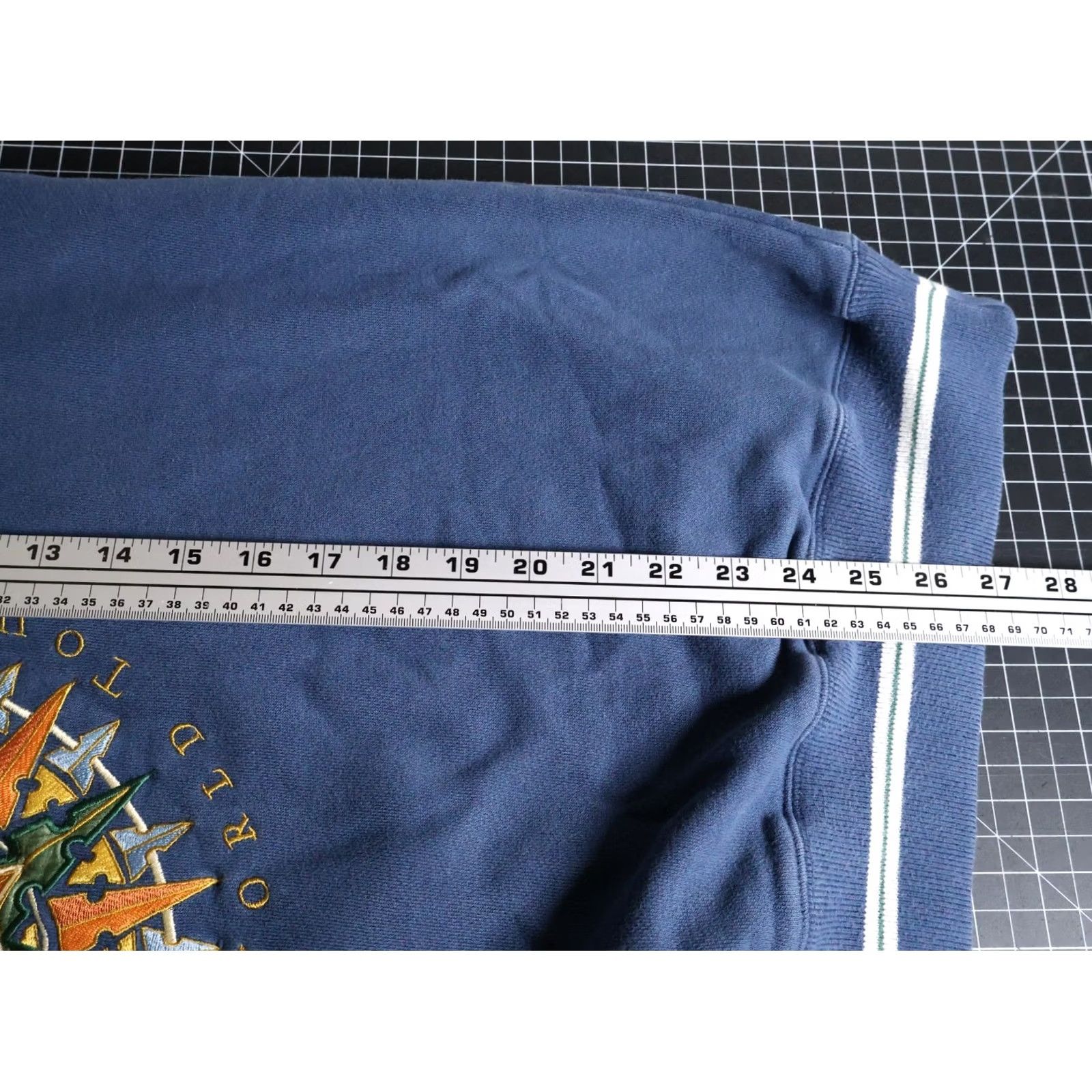 Disney VINTAGE Walt Disney World Tour Sweatshirt Mens XL Dark Blue Embroidered Crewneck VTG Size US XL / EU 56 / 4 - 6 Thumbnail