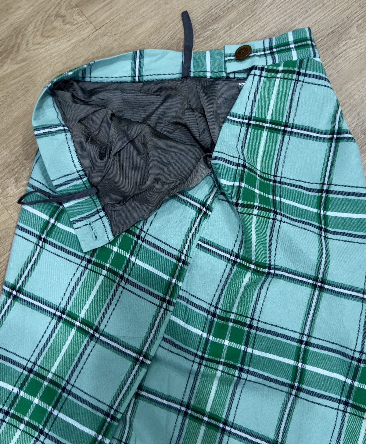 Vivienne Westwood Asymmetrical Wrap Plaid Wool Skirt Size 26" / US 2 / IT 38 - 4 Thumbnail