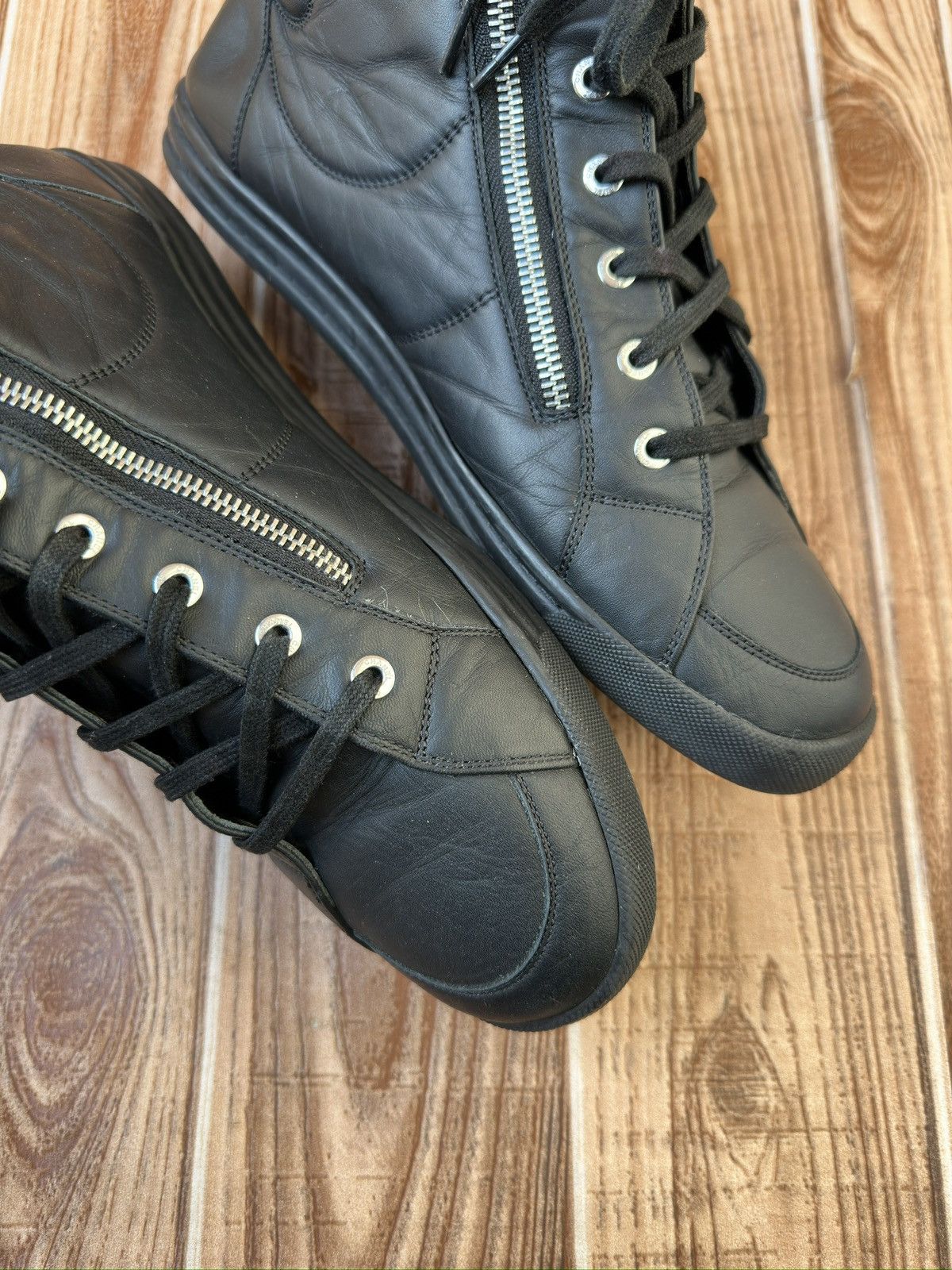Chanel Chanel CC Vintage Leather Hightop Sneakers Size US 11 / EU 44 - 10 Thumbnail