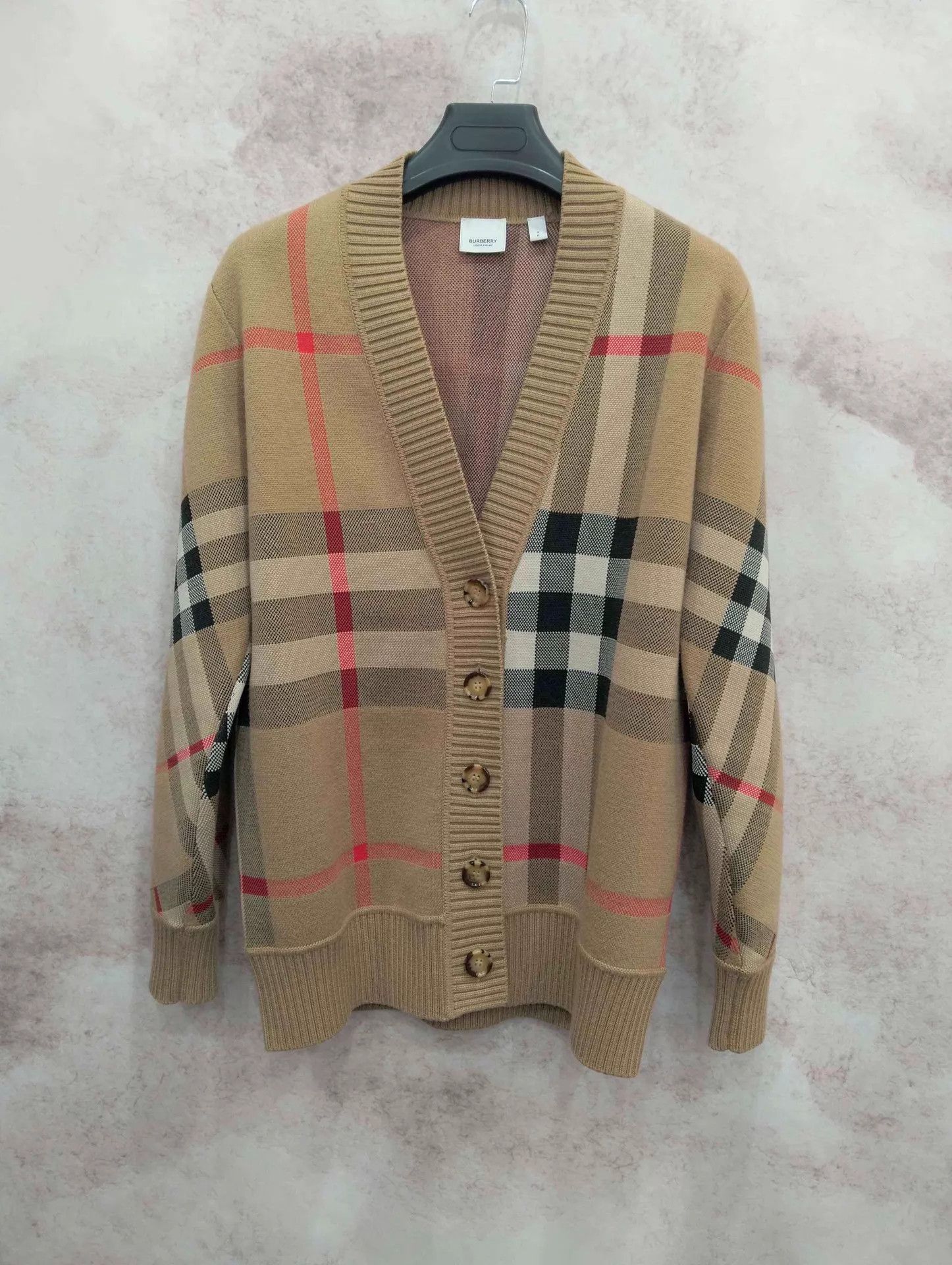 Burberry Burberry check V-neck single-breasted longsleeve sweater S Size S / US 4 / IT 40 - 1 Thumbnail