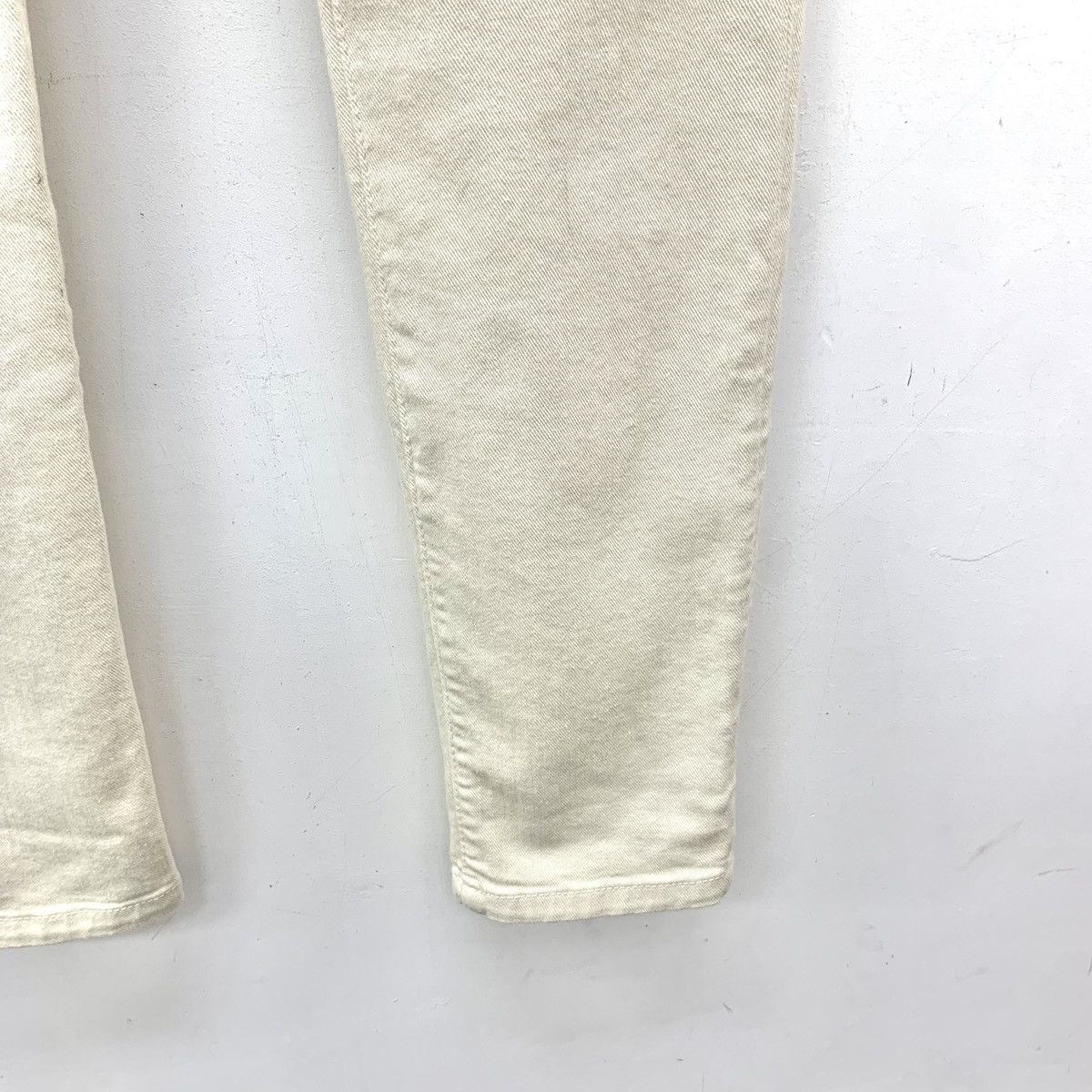 Brunello Cucinelli Brunello Cucinelli Beaded Design Denim Casual Pants K26WX Size 27" / US 4 / IT 40 - 5 Thumbnail