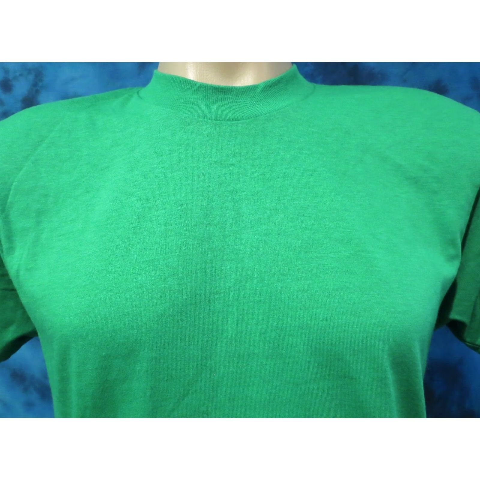 Vintage NOS Screen Stars GREEN T-Shirt Vintage 80s Unisex Adults Small Crew Neck Short Sleeve Paper Thin Cotton Polyester Shirt Men Women Size US S / EU 44-46 / 1 - 4 Thumbnail