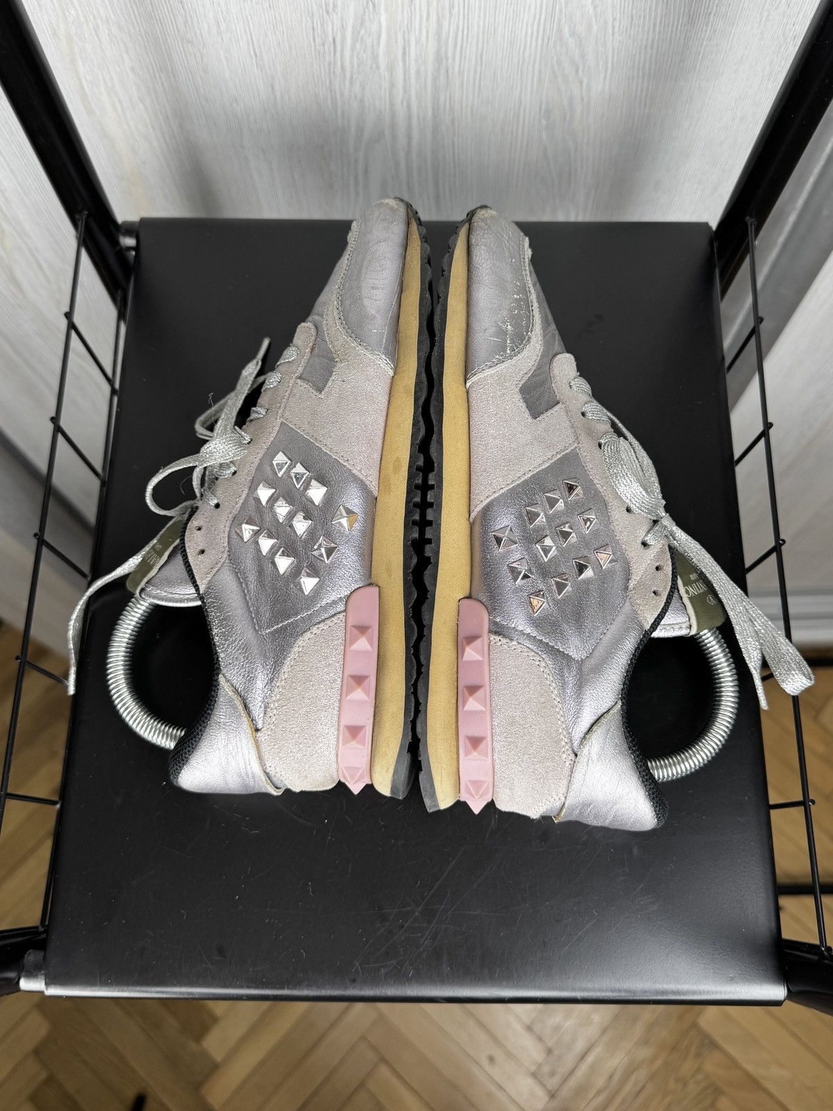 Valentino Valentino Garavani Rockstud grey/silver/pink lowtop sneakers Size US 8 / IT 38 - 17 Thumbnail