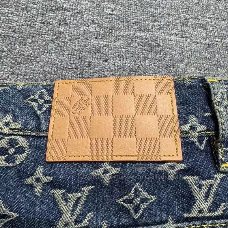 Louis Vuitton Louis vuitton Cowhide plant. Size US 32 / EU 48 - 4 Thumbnail
