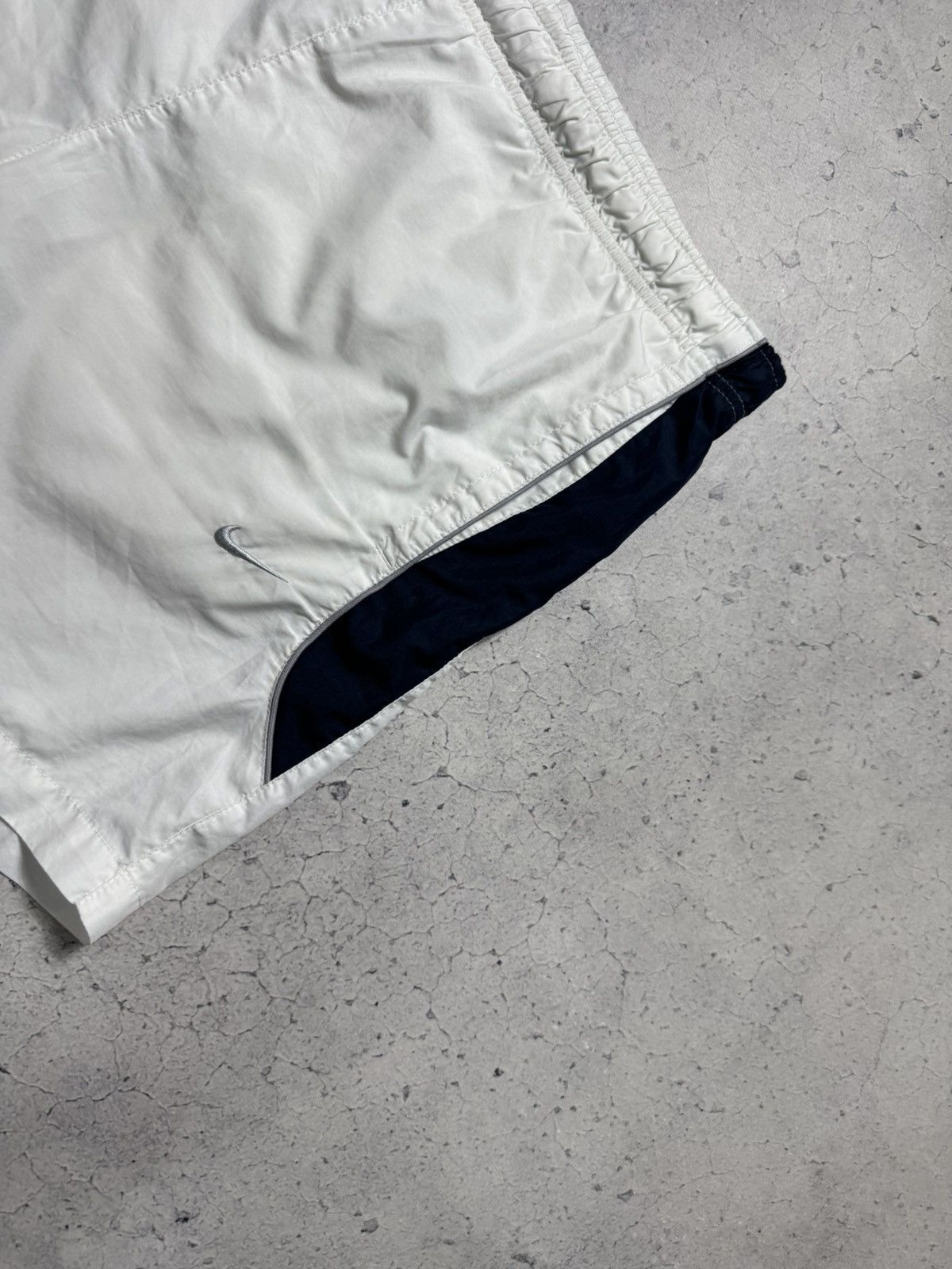 Nike Nike Vintage Nylon Shorts Drill Swoosh White Size US 36 / EU 52 - 4 Thumbnail