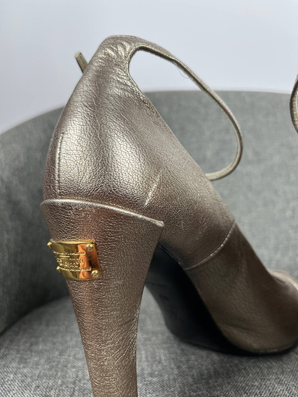 Louis Vuitton Leather pump with ankle strap Louis Vuitton Size US 6.5 / IT 36.5 - 6 Thumbnail