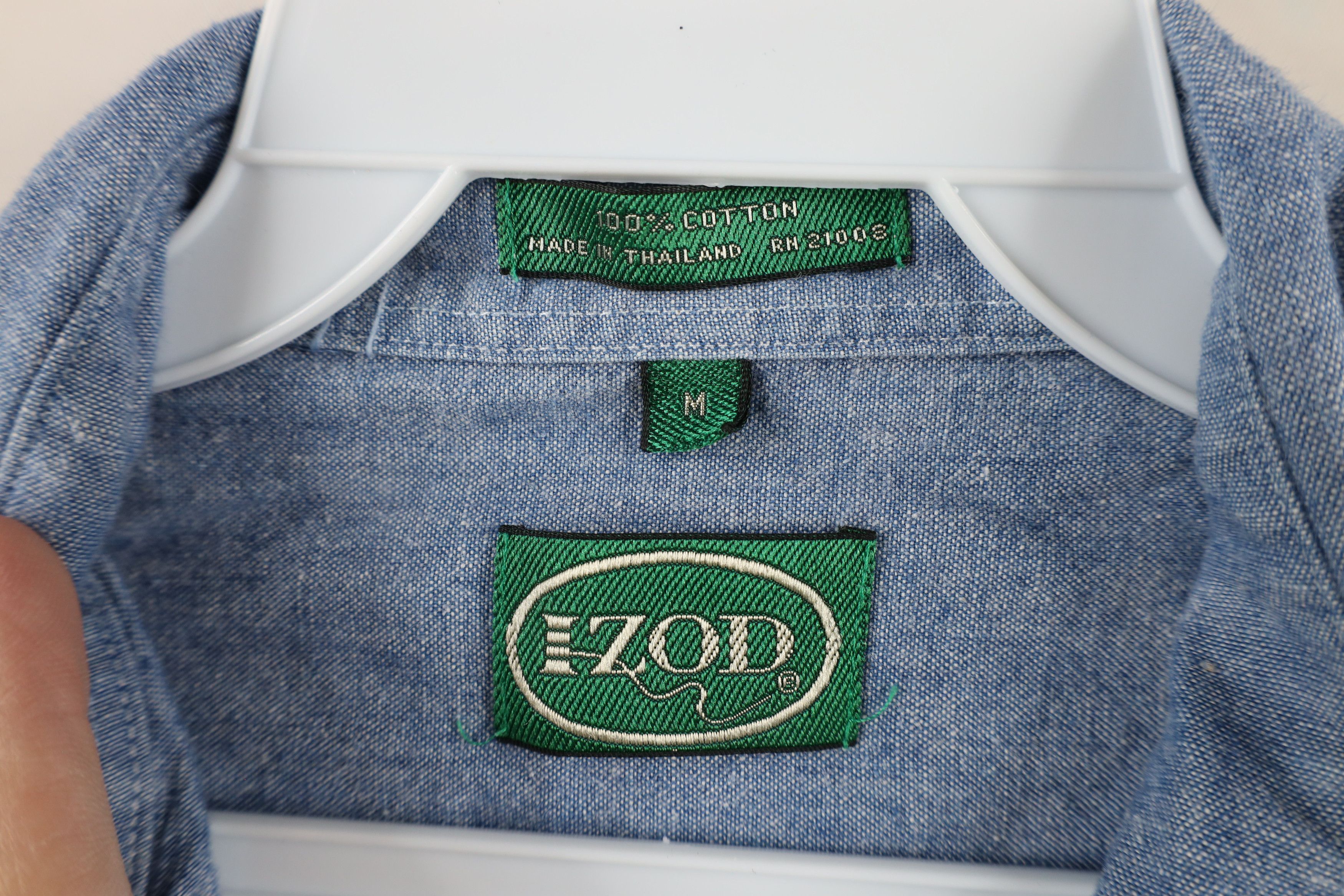 Izod × Vintage Vintage 90s Izod Spell Out Crest Chambray Button Down Shirt Size US M / EU 48-50 / 2 - 6 Thumbnail