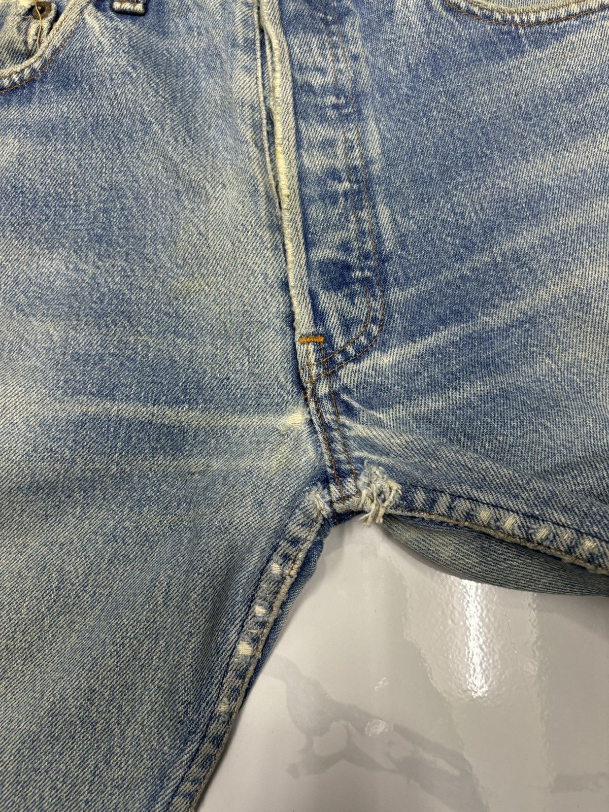 Levi's Vintage Clothing VINTAGE LEVIS 501 NICE FADED DISTRESSED DENIM JEANS Size US 29 - 15 Thumbnail