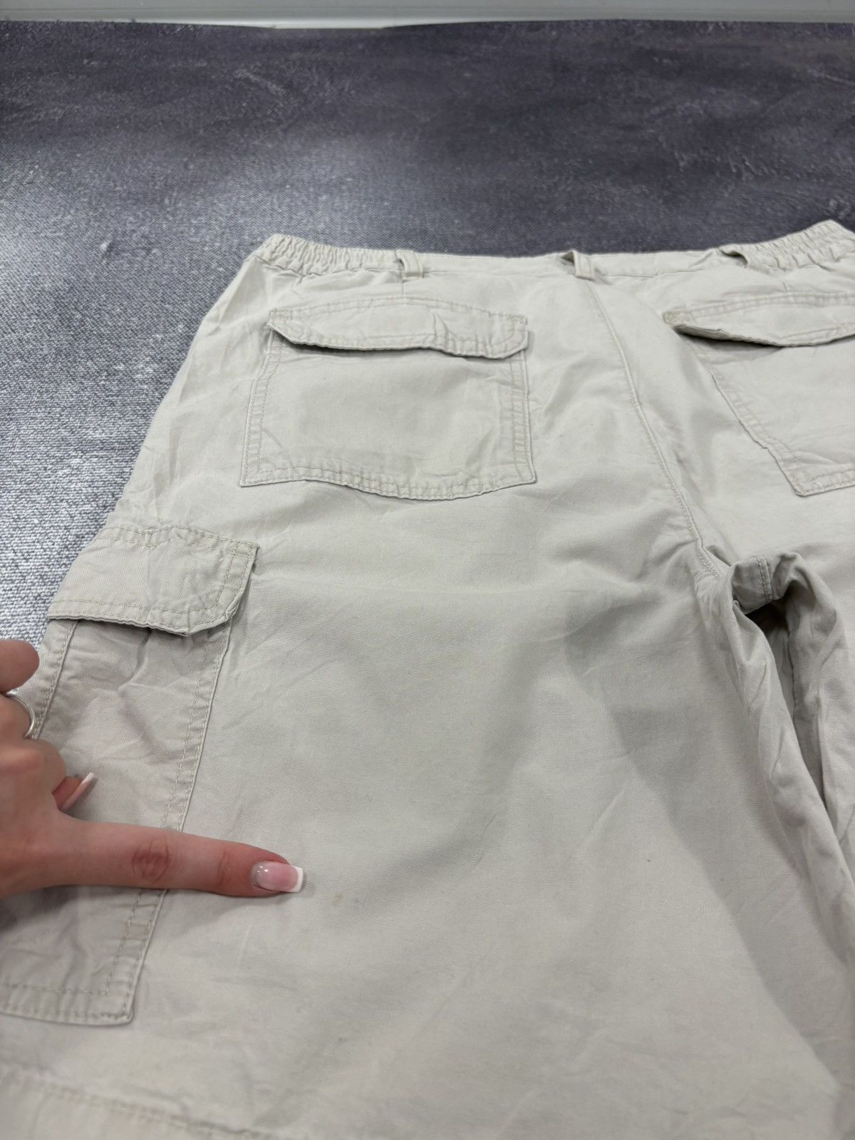 Vintage Vintage Wrangler Y2K Beige Military Hype Cargo Shorts Size US 32 / EU 48 - 14 Thumbnail