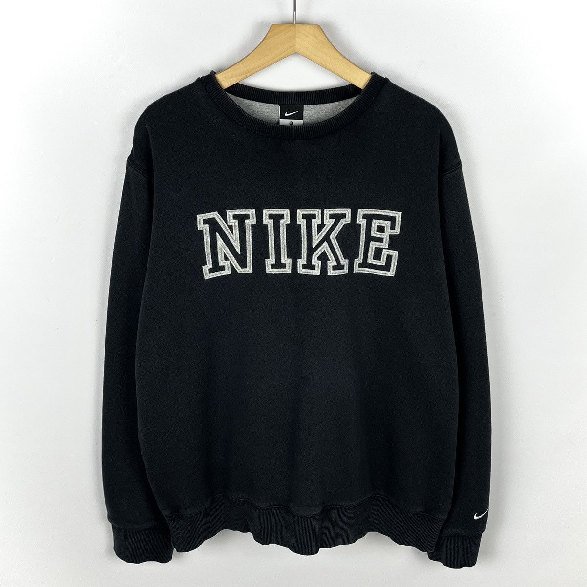 Nike Vintage Nike Big Logo y2k faded sweatshirt 90’s Size US XL / EU 56 / 4 - 1 Thumbnail