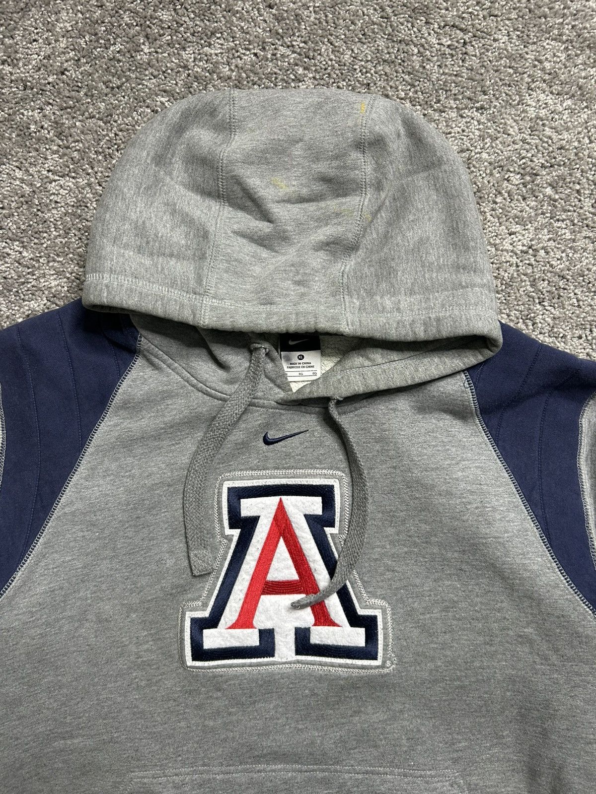 Nike Vintage Y2K Nike Arizona Wildcats Center Swoosh Sweatshirt Size US XL / EU 56 / 4 - 4 Thumbnail