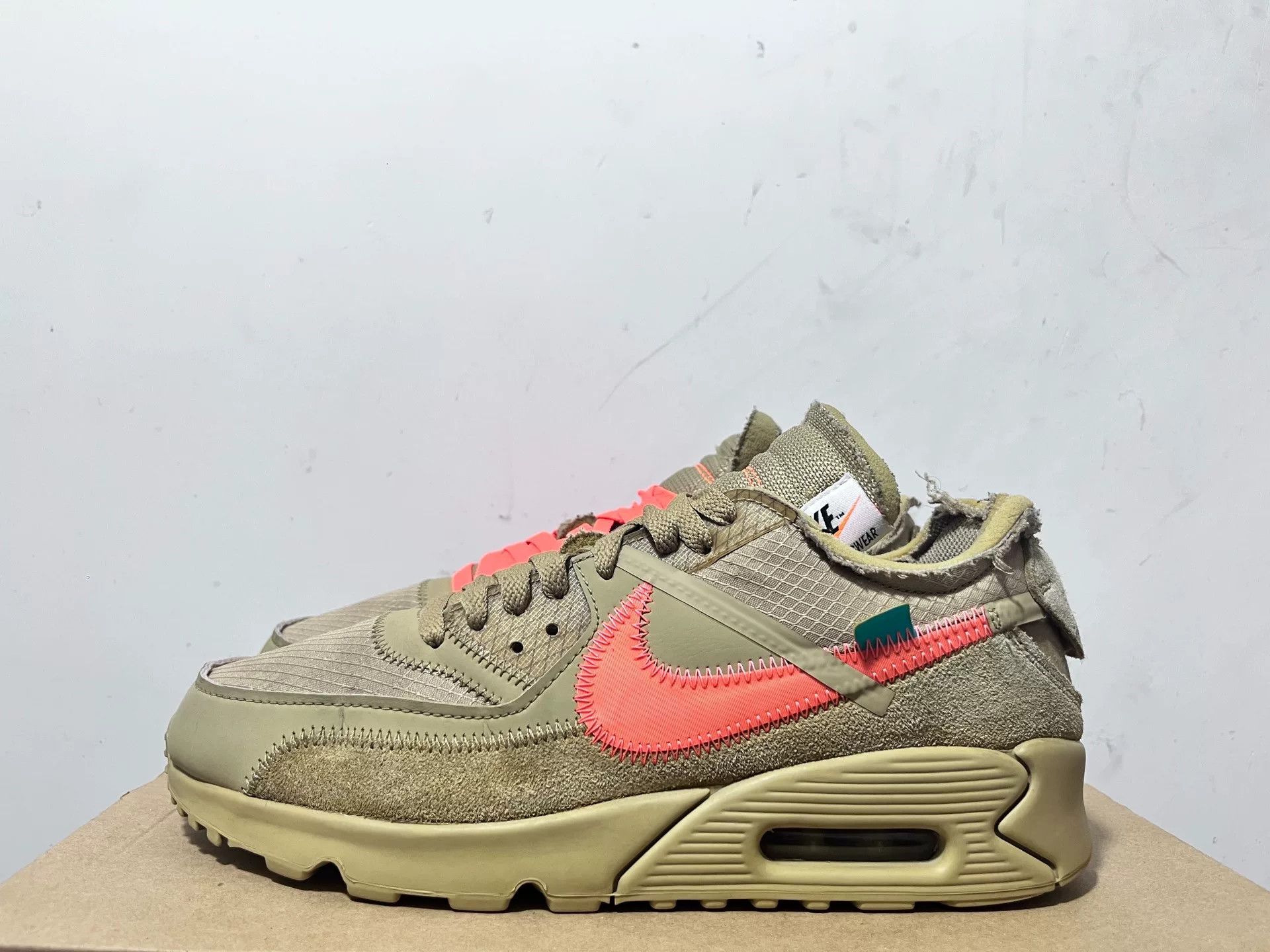 Nike Nike MAX90 Beige Lowtop Sneakers 8 Men Size US 8 / EU 41 - 1 Thumbnail