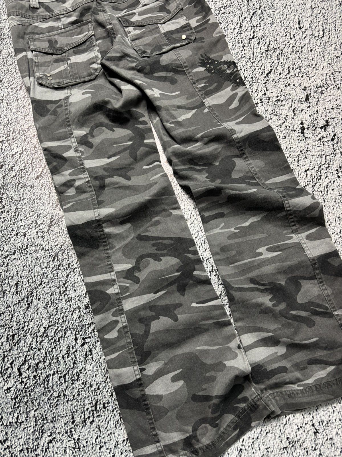 Japanese Brand Avant garde flared camo multipocket pants japanese LGB style Size 26" / US 2 / IT 38 - 8 Thumbnail