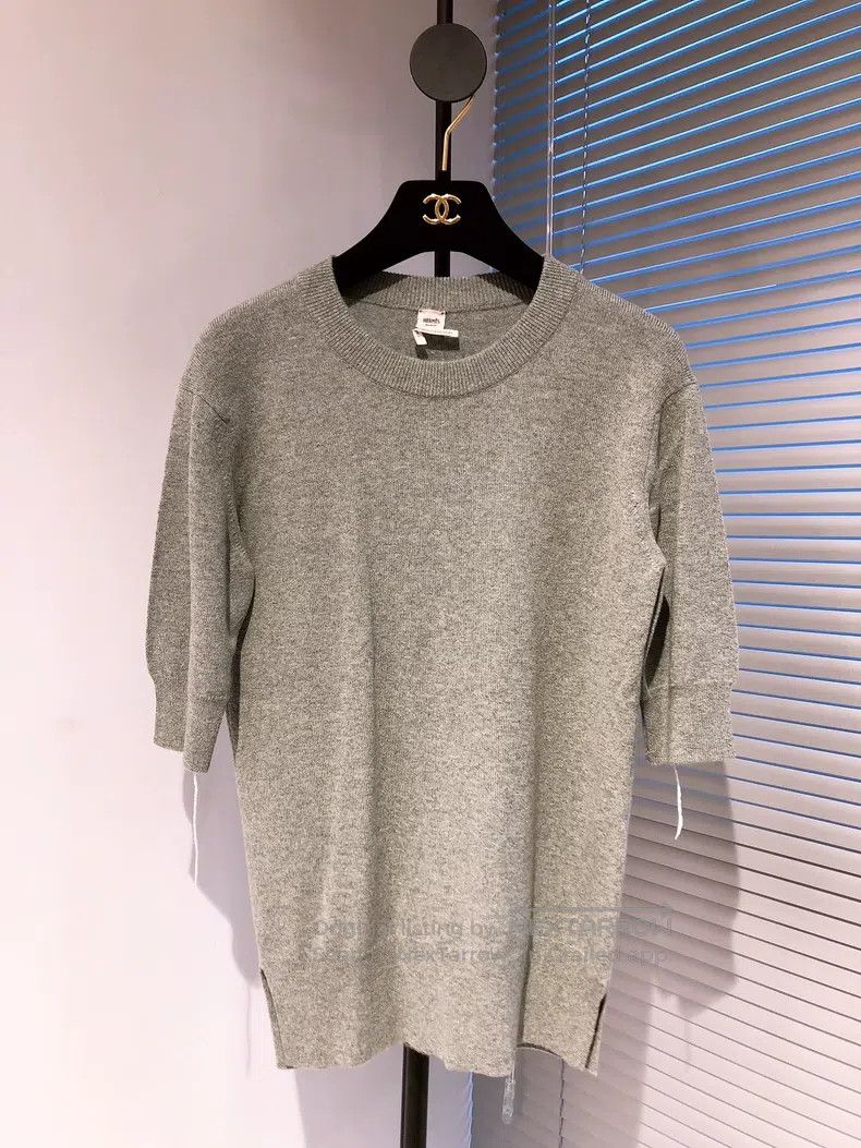 Hermes Hermes Grey mid-sleeve cashmere top sweater short-sleeve Size XS / US 0-2 / IT 36-38 - 1 Thumbnail