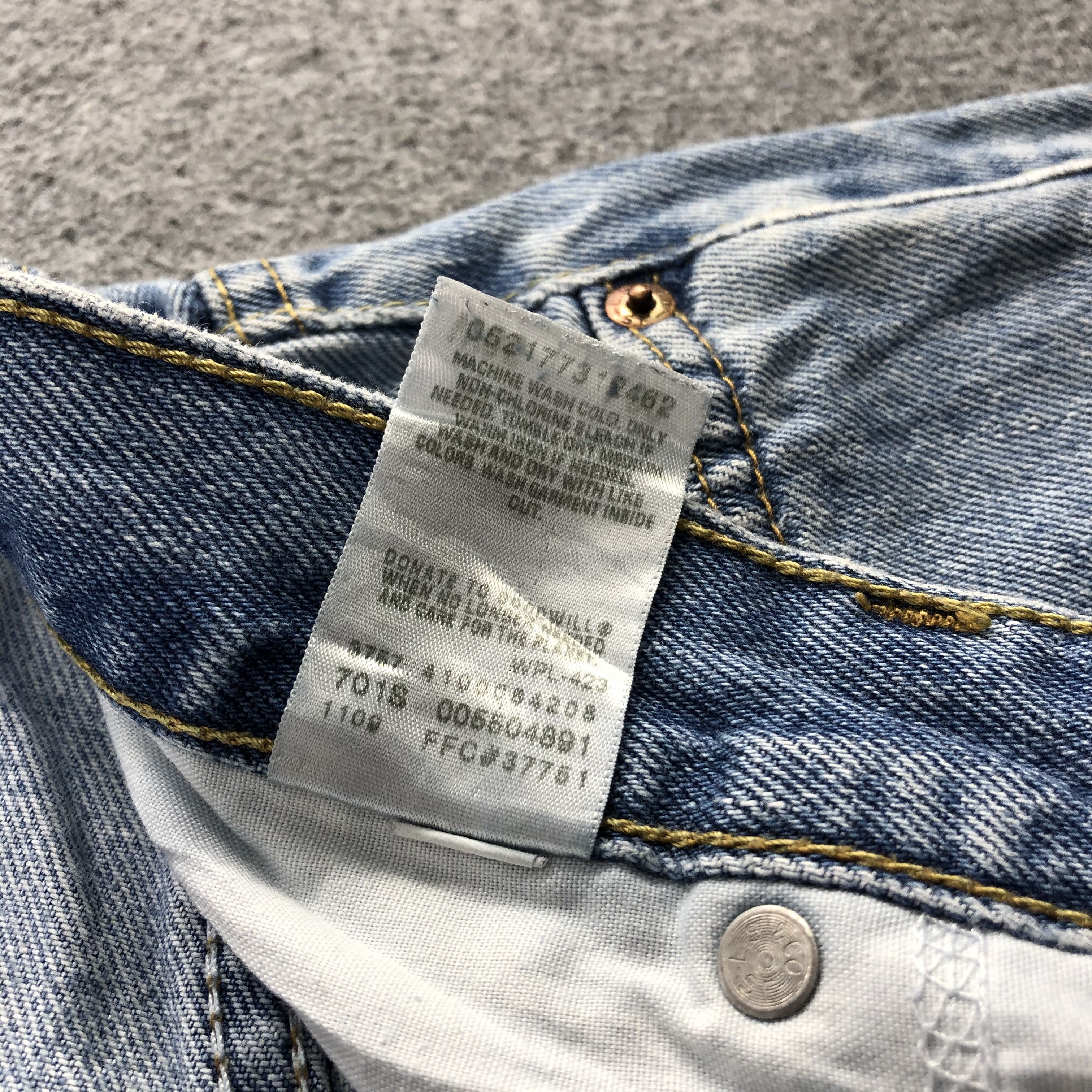 Levi's Vintage Levis 550 Jeans Blue Wash Denim KJ442 Size US 36 / EU 52 - 10 Thumbnail
