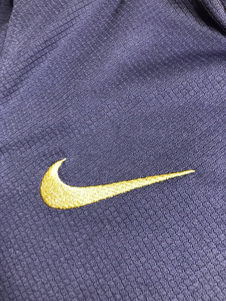 Nike × Vintage 90s Nike Central Swoosh Vintage Y2K Oversized Retro T-Shirt Size US M / EU 48-50 / 2 - 12 Thumbnail